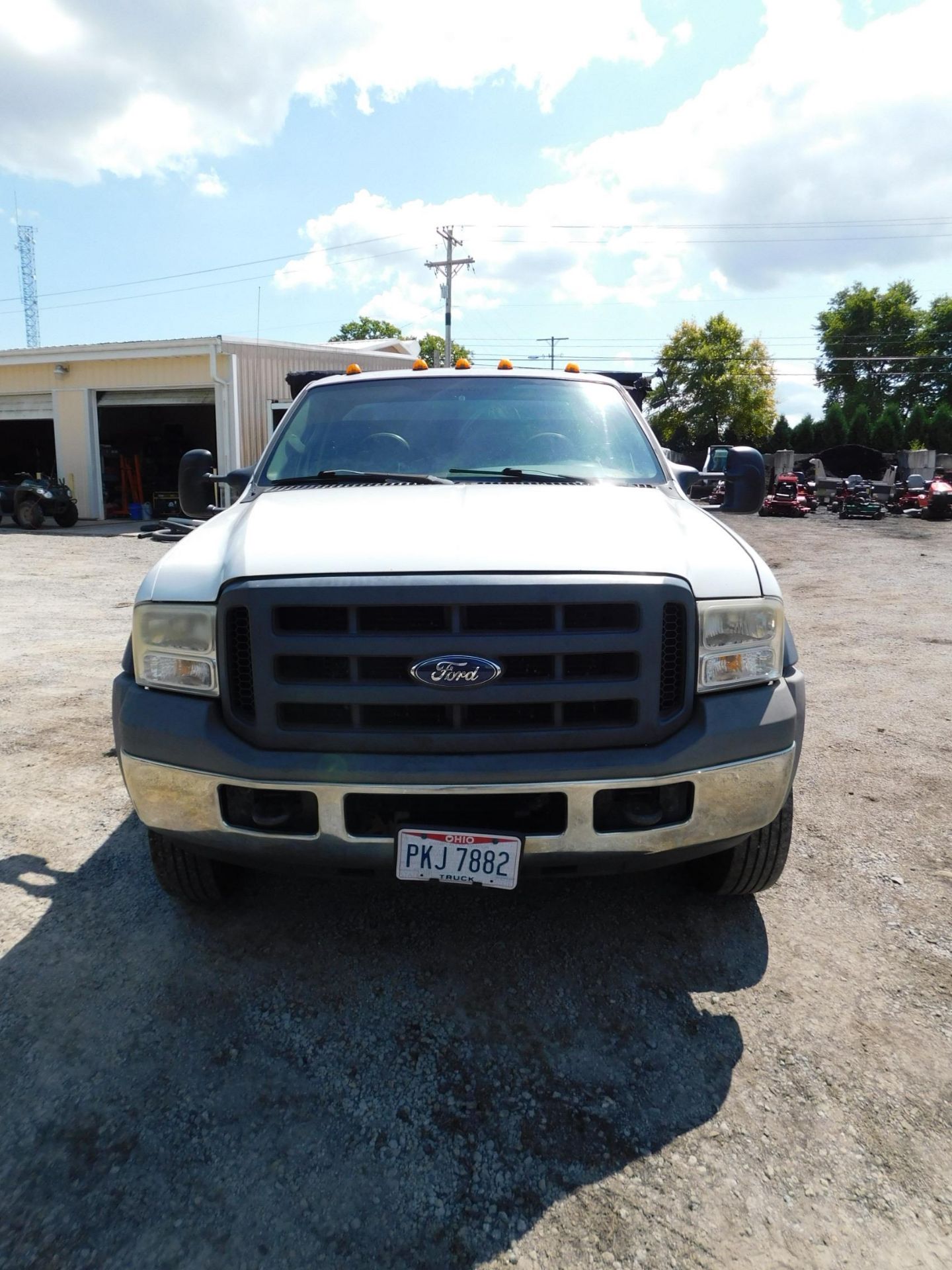 2005 Ford F-450XL Super Duty Single Axle Dump Bed Truck, VIN# 1GBOKVCG6BF156953, Power Stroke - Image 8 of 21