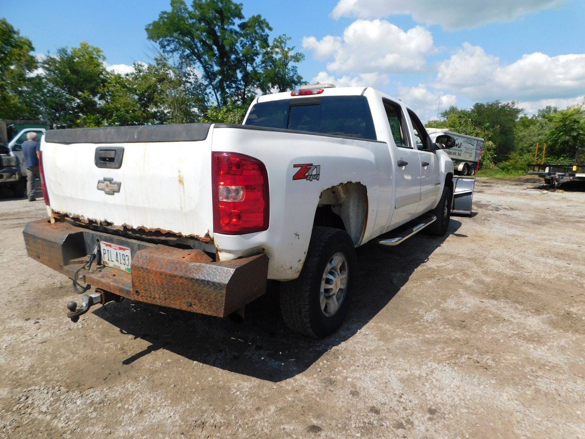 2009 Chevy 2500HD Pick up VIN# 1GCHK53KX9F139182, CREW CAB 4X4 AUTOMATIC, PW, PL, AM/FM/CD, AC 6'6" - Image 6 of 61