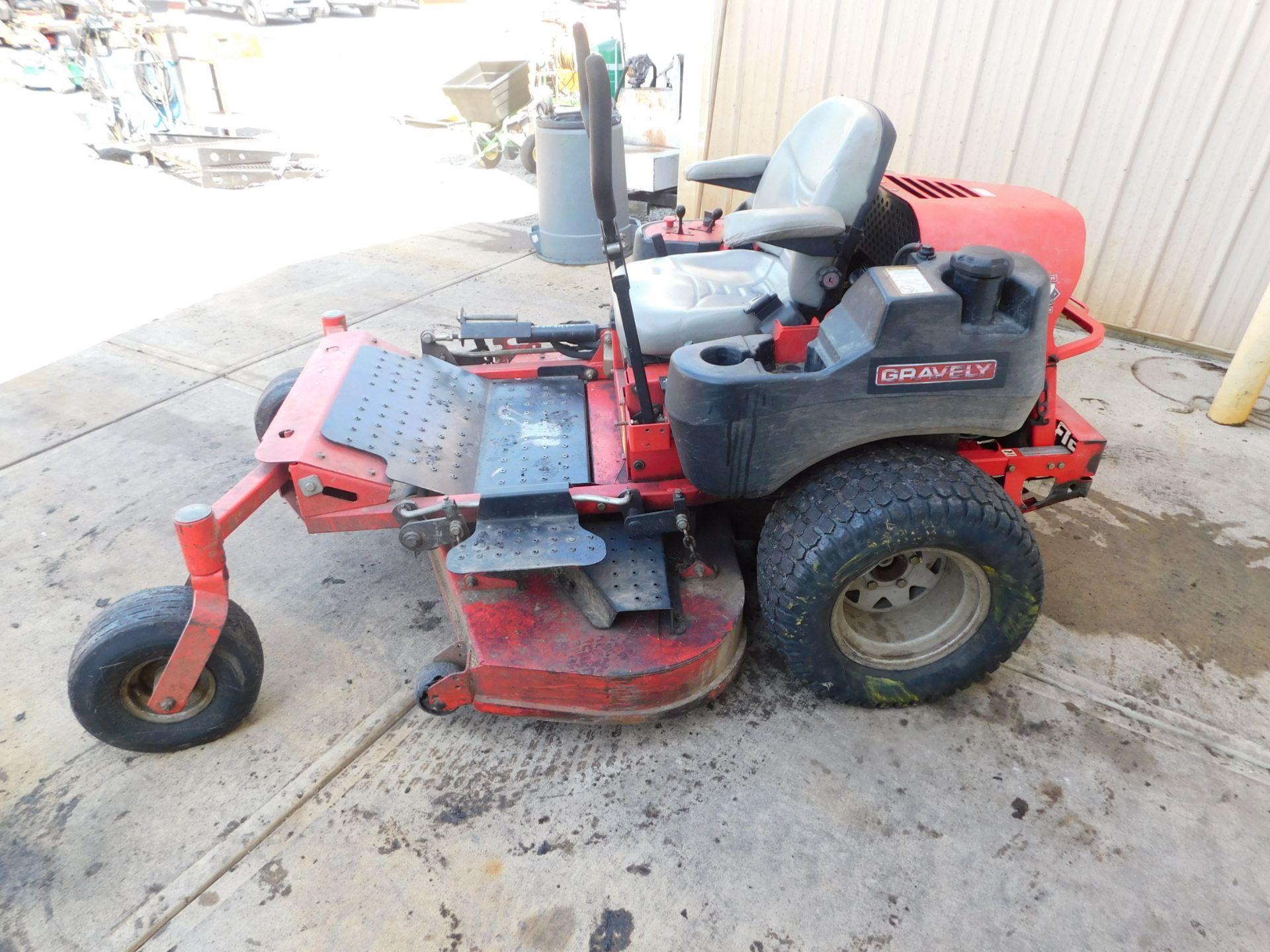 Gravely ProMaster 260 Commercial Zero Turn Mower SN#010684, 60"deck, Kawaski Gas Engine 3,152hrs. - Image 4 of 13