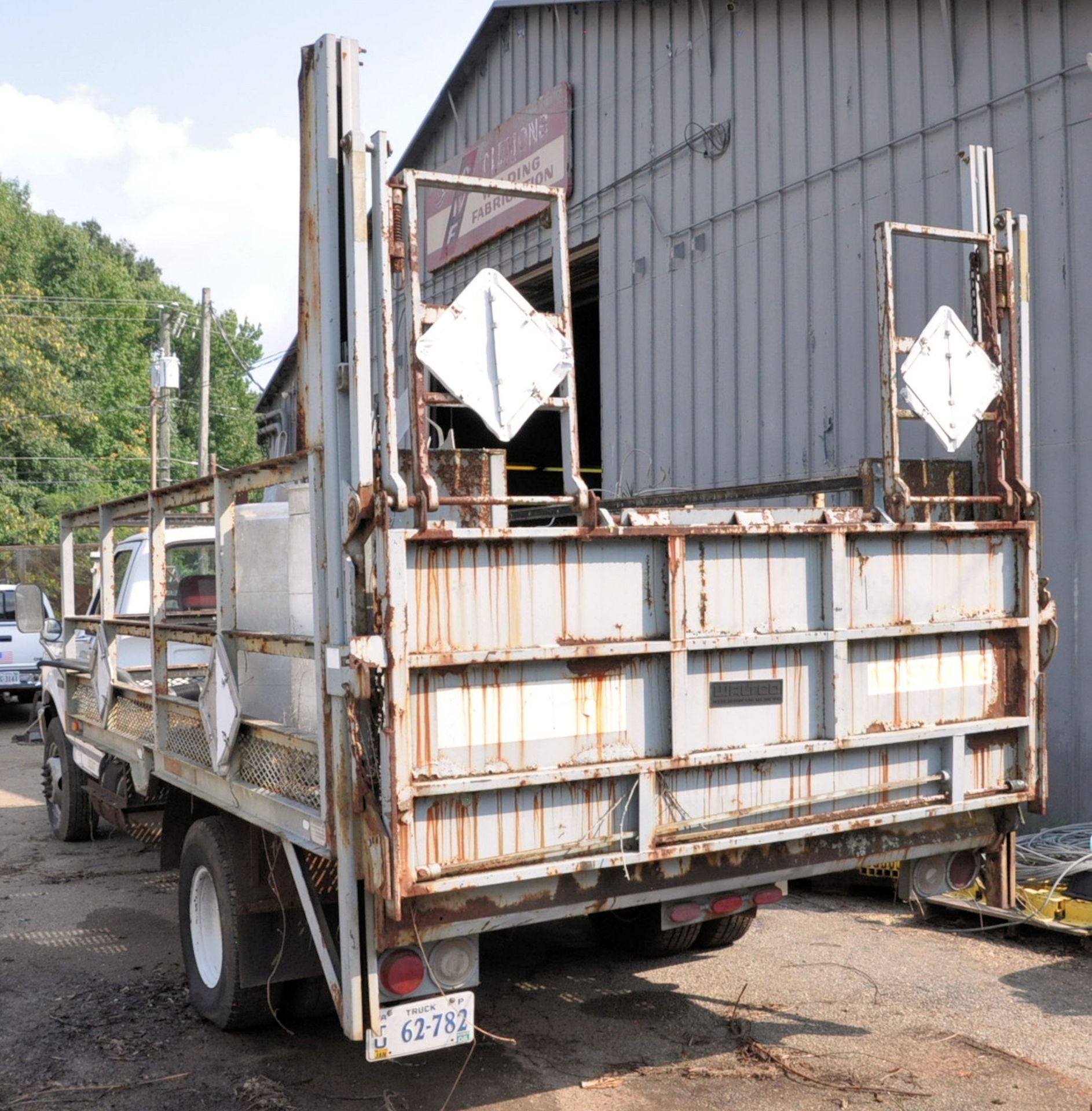 1994 Ford Super Duty XL Flat Bed Truck, VIN 1FDLF47M5REA12295, Standard Cab, 8' x 12' Flat Bed, - Image 5 of 13