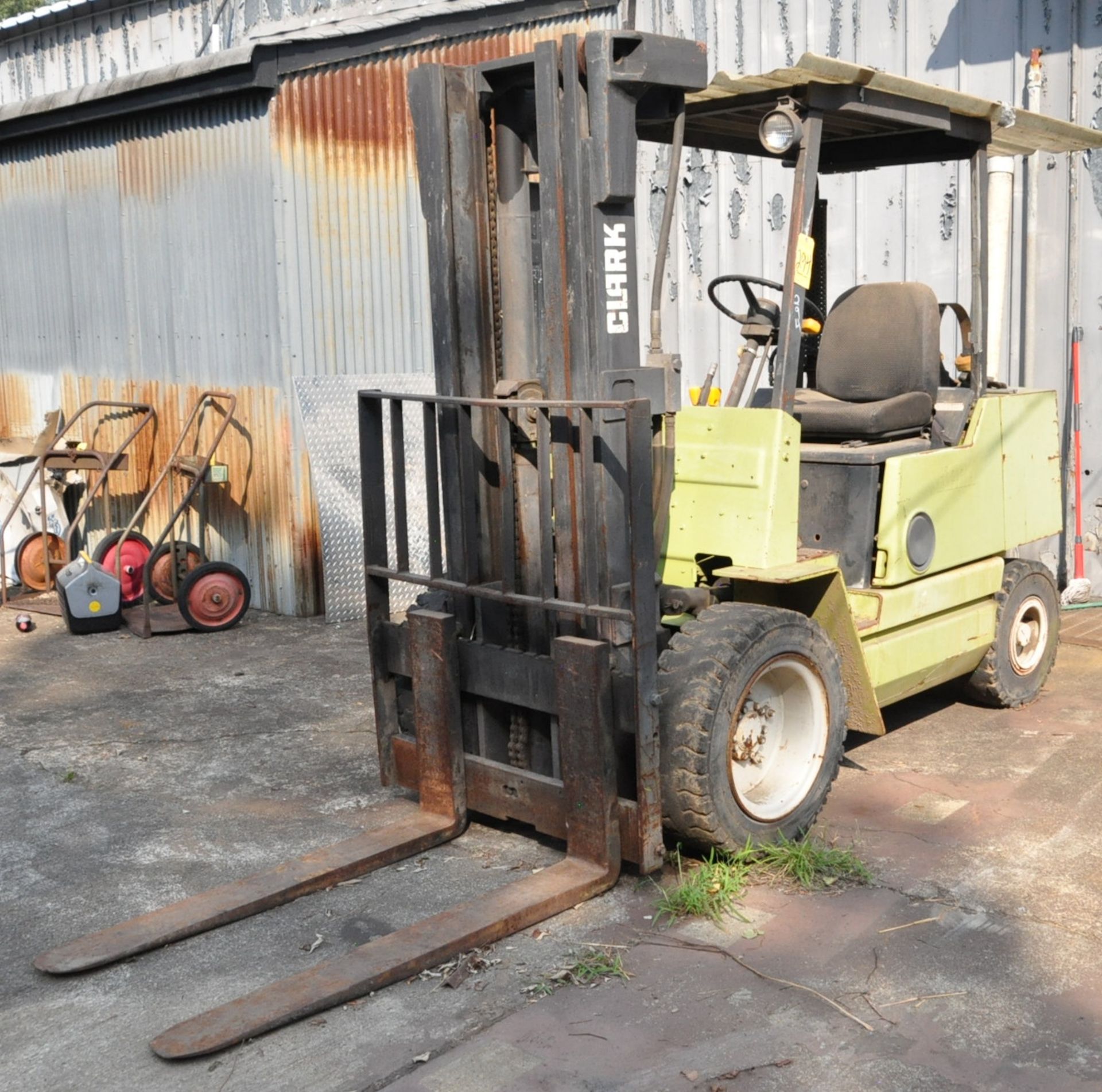 Clark Model CPS30MB All Terrain Fork Lift Truck, 4,900-Lbs. x 188" Lift Capacity LP Gas Fork Lift