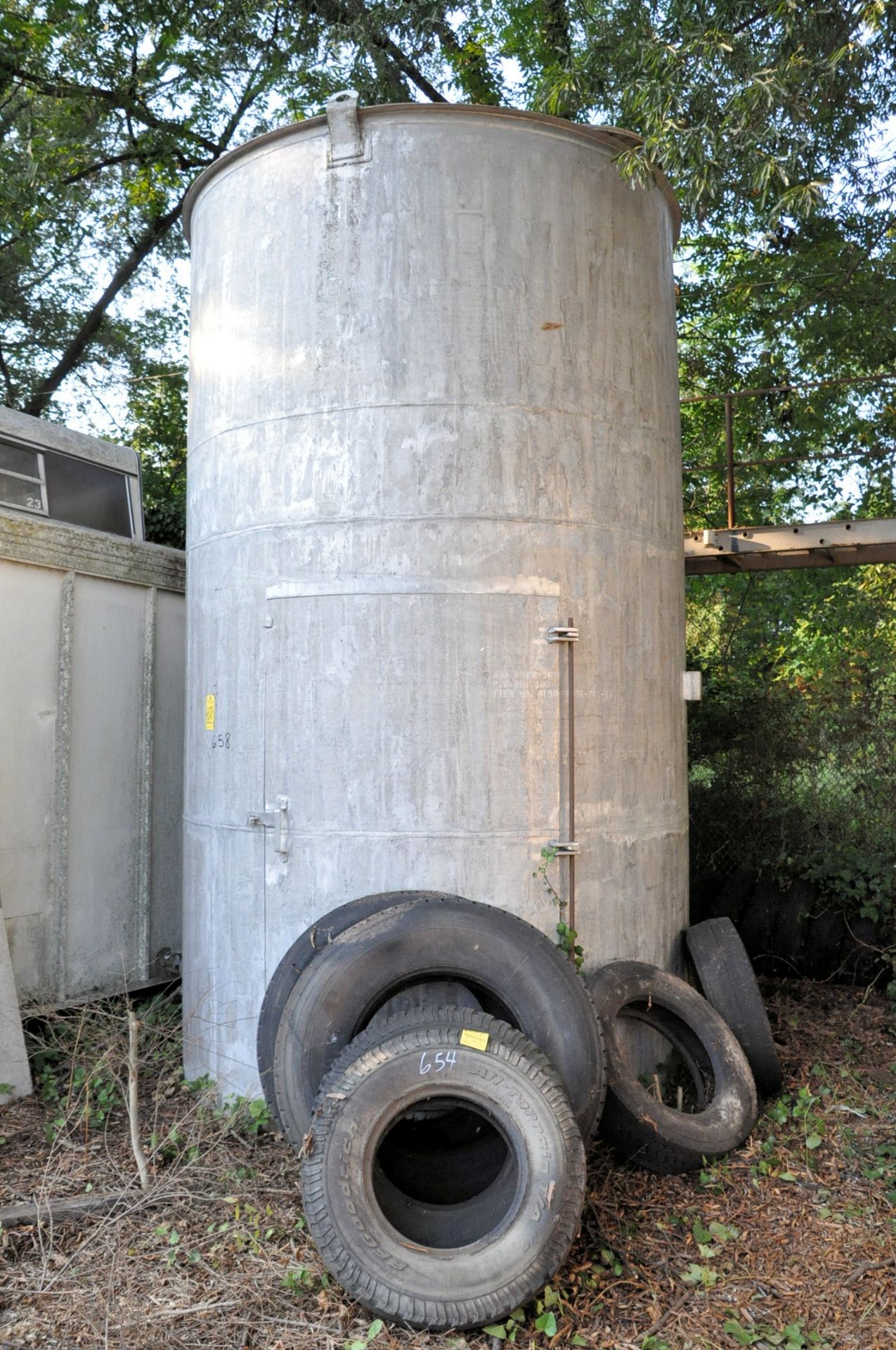 Storage Silo, 14' High x 9' Diameter