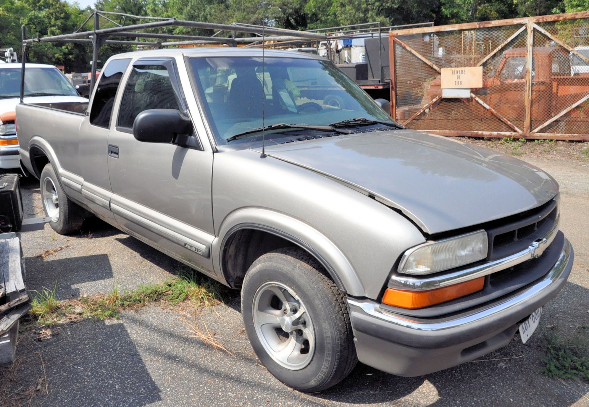 2000 Chevrolet S10 Pickup Truck, VIN 1GCCS1950YK264234, Extended Cab, Short Box, 2300 4-Cylinder Gas - Image 2 of 11
