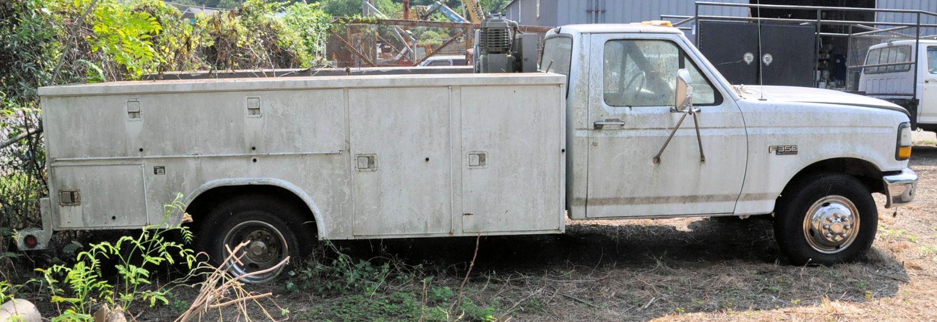 1993 Ford F-350 XL Standard Cab Utility Truck, VIN 1FDKF37M7PNB11350, Diesel Engine, Automatic - Image 4 of 10