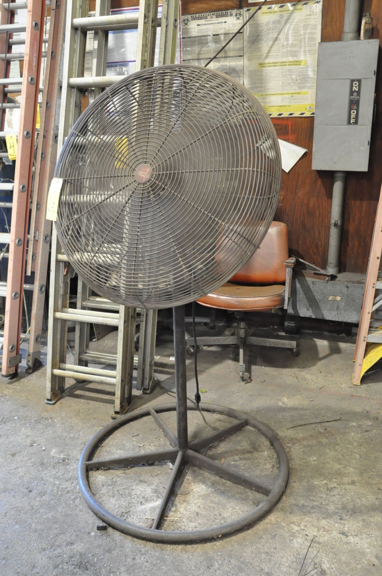 Dayton 30" Pedestal Shop Fan