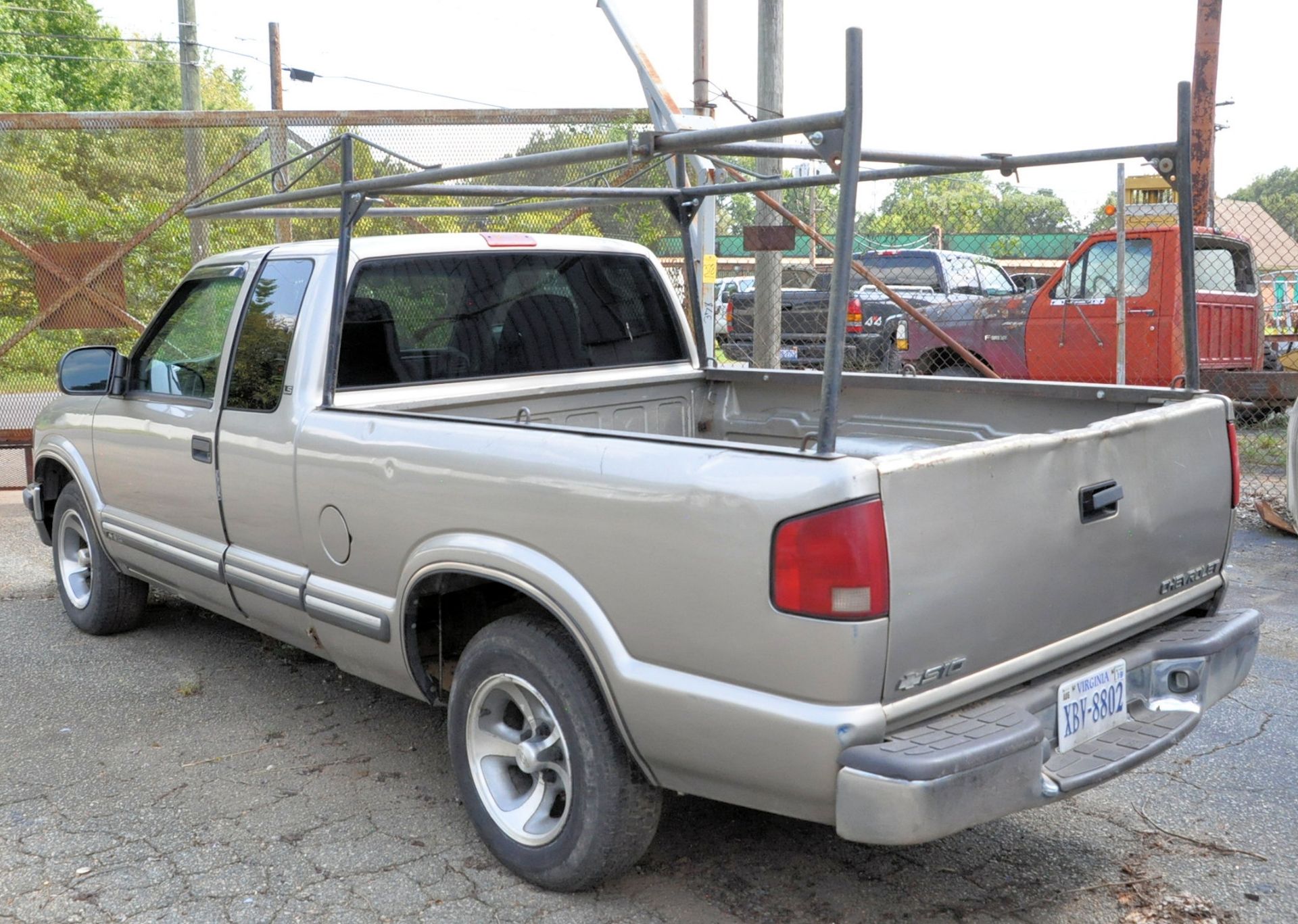 2000 Chevrolet S10 Pickup Truck, VIN 1GCCS1950YK264234, Extended Cab, Short Box, 2300 4-Cylinder Gas - Image 4 of 11