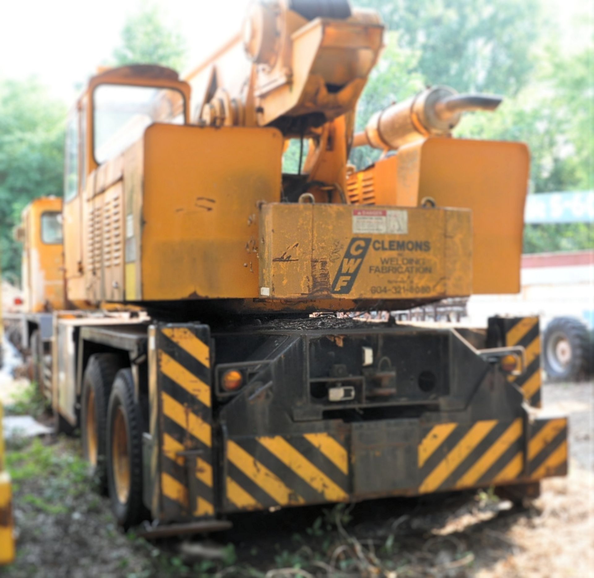 Grove/Crane Carrier Co. 25-Ton Capacity Mobile Crane Truck, VIN N/a, 671 Detroit Diesel Forward - Image 4 of 7