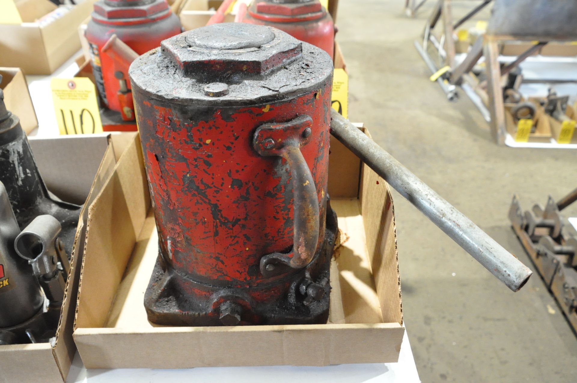 No Name Approximately 50-Ton Hydraulic Bottle Jack in (1) Box