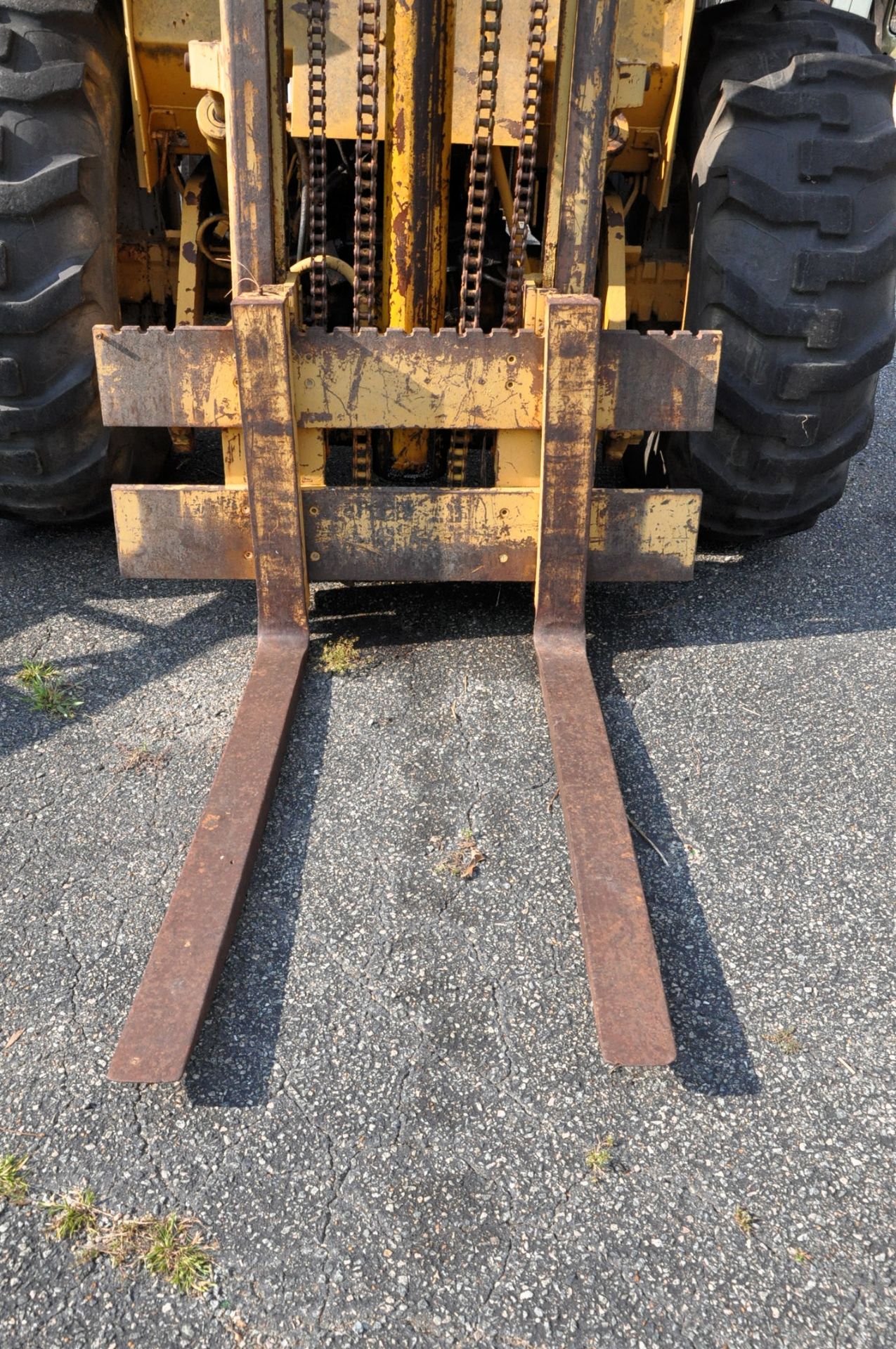 International Rough Terrain Fork Lift Truck, Approximately 96" Lift, Side Shift, 2-Stage Mast, 48" - Image 4 of 5