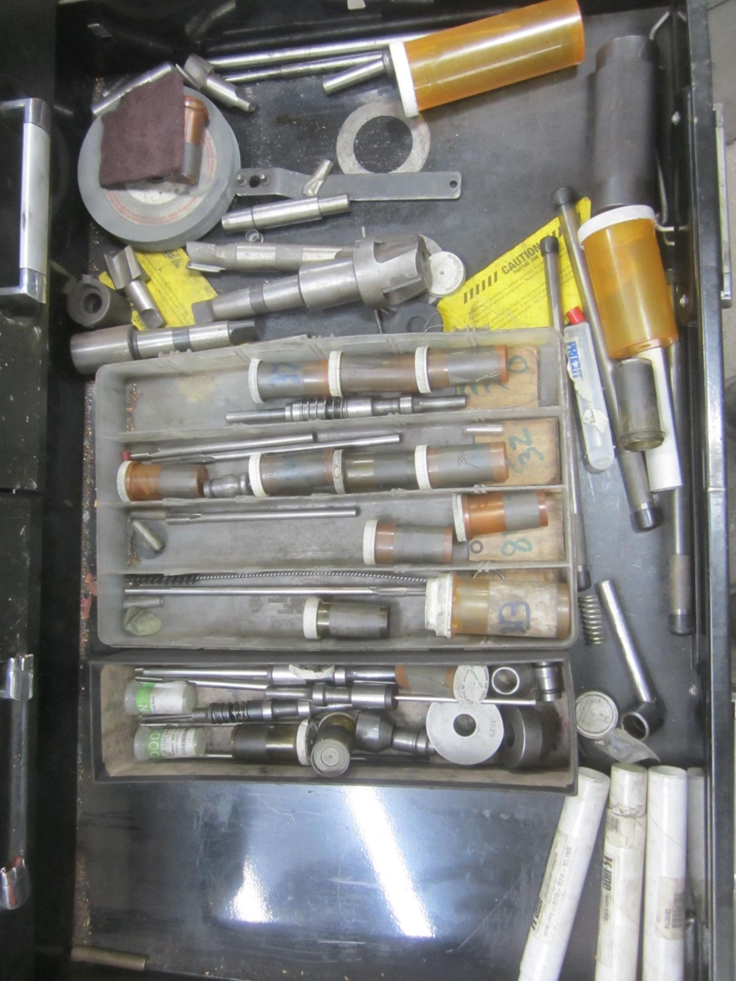 Matco Tool Cart with Bronze Valve Guide Liner Replacement Tools and Supplies - Image 4 of 5