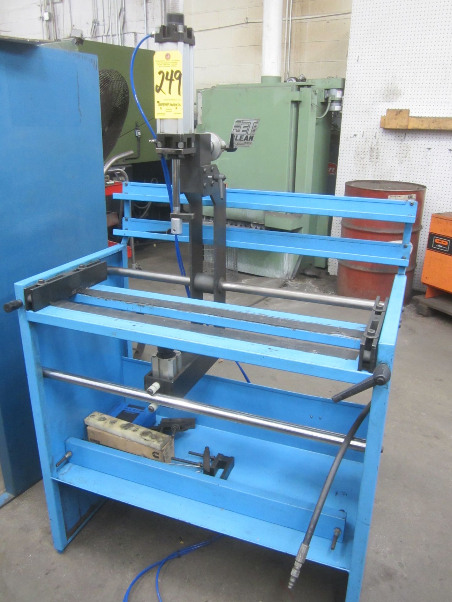 QUELO Model BUC-97 Pneumatic Cylinder Head Assemble and Disassemble Bench, Loading Fee $25.00