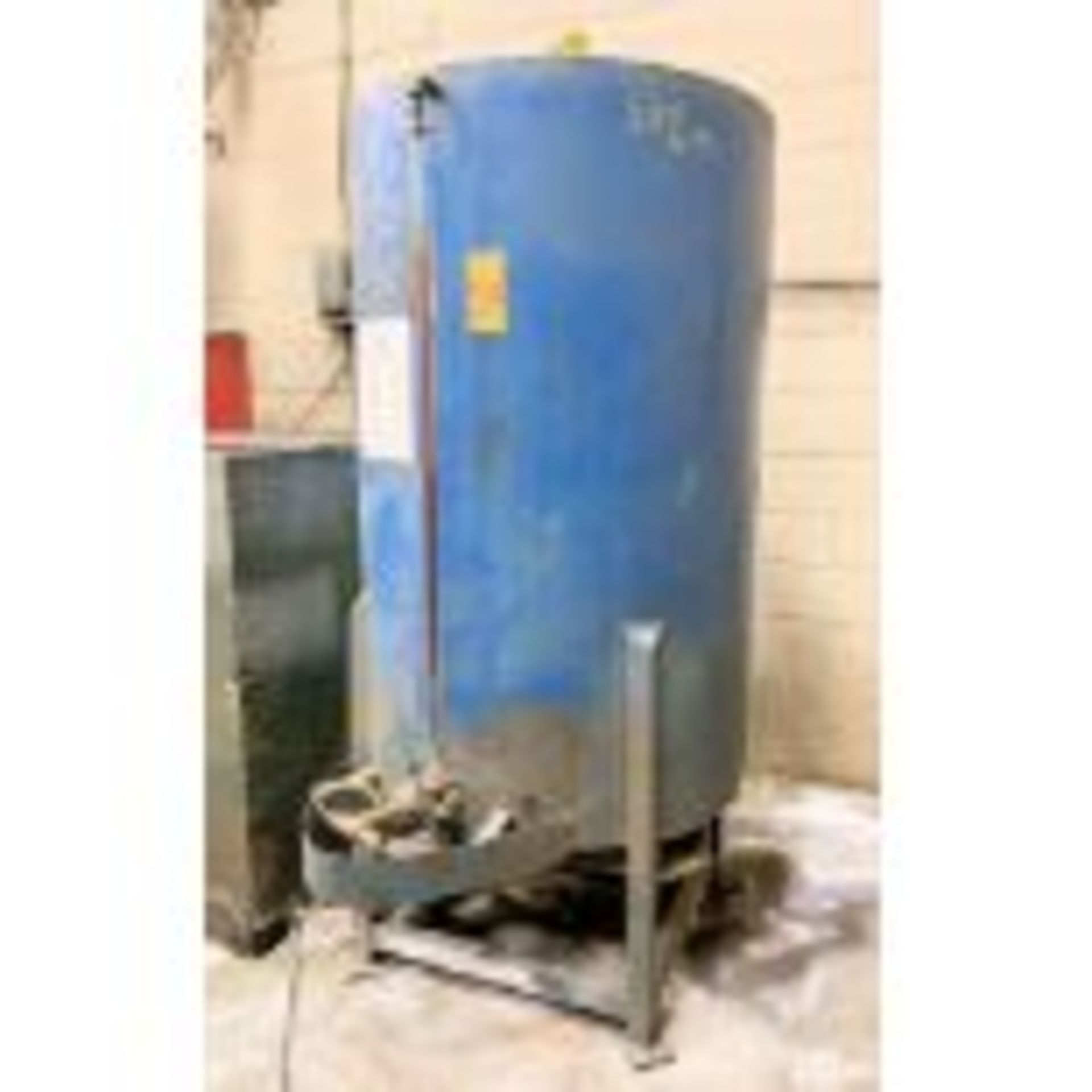 250-Gallon Fluids Holding Tank, Loading Fee $100