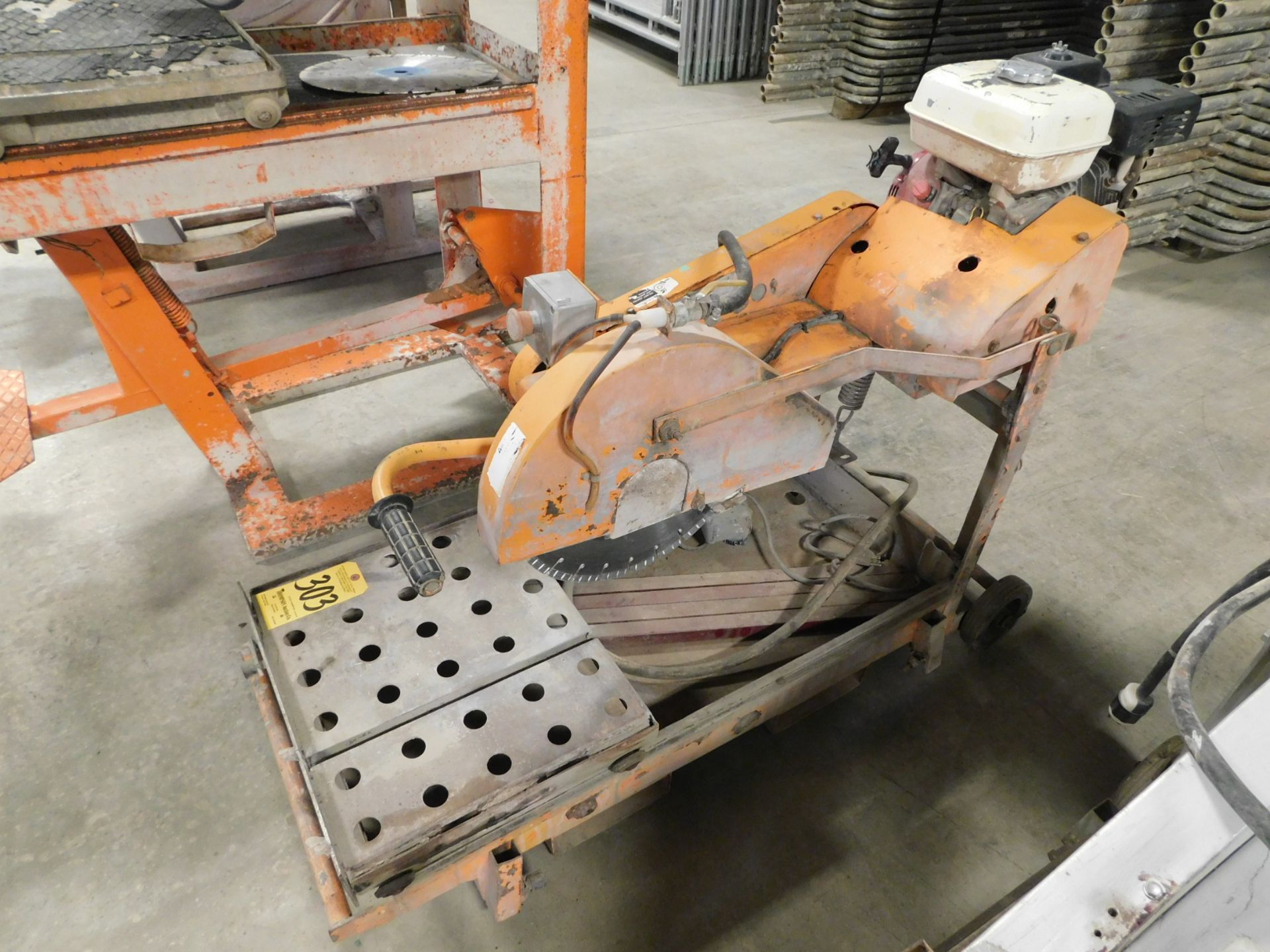 Norton 14" Masonry Saw,Honda Gas Powered Engine - Image 2 of 5