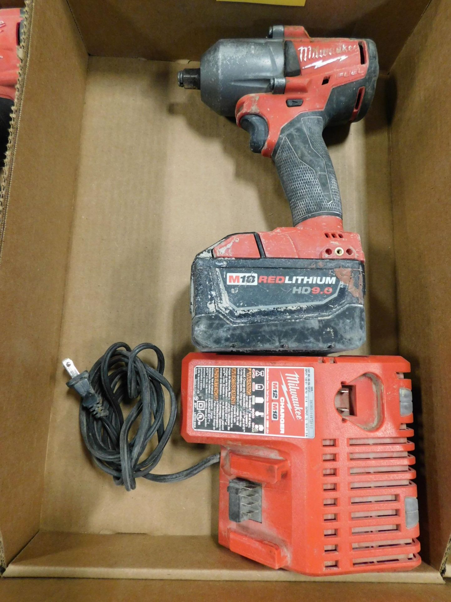 Milwaukee Fuel M18, 1/2" Mid-Torque Impact Wrench with Charger