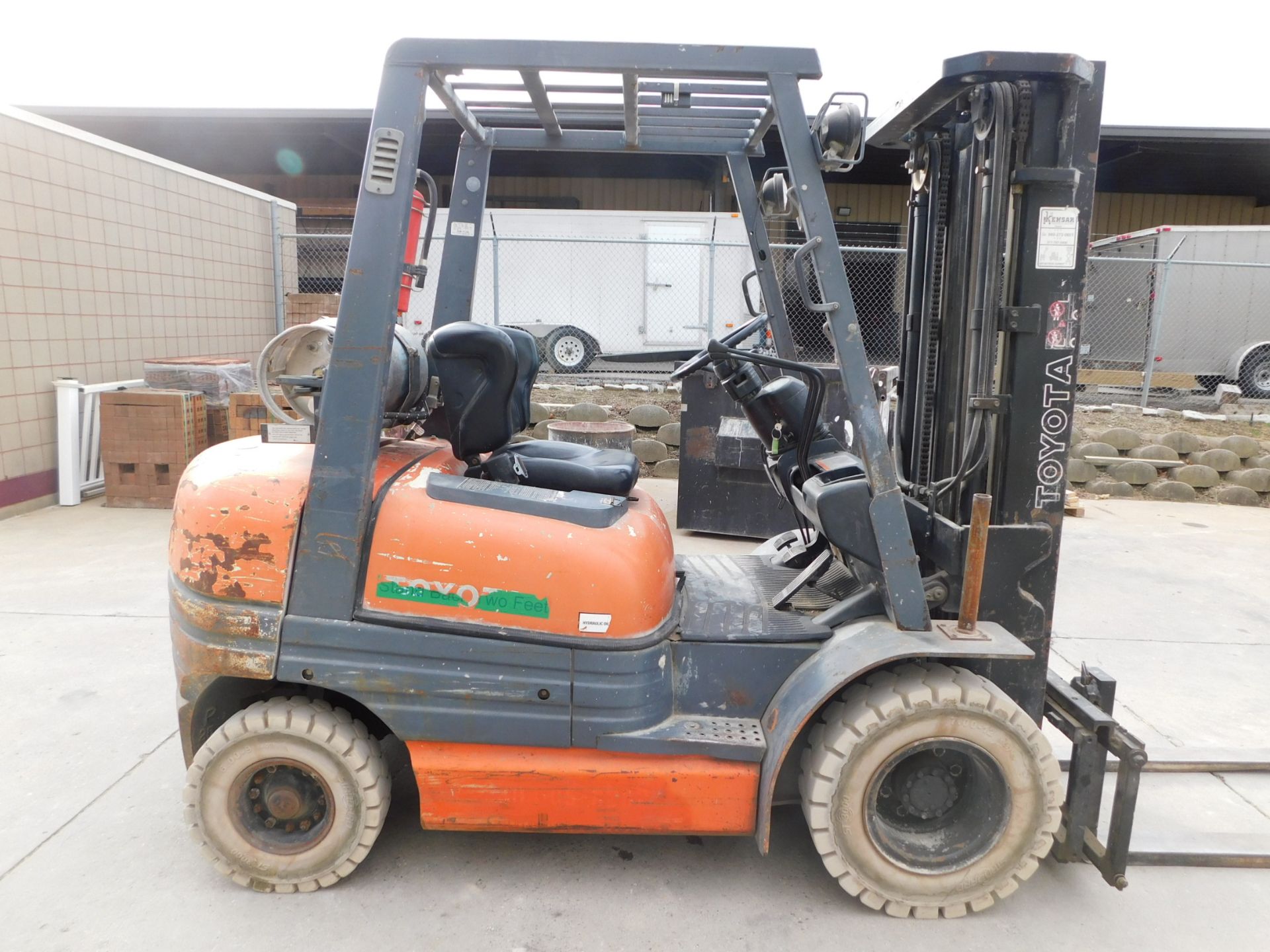 Toyota Model 42-6FGCU25 Fork Lift, s/n 66130, 4,950 Lb. Capacity, LP, Side Shift, 3-Stage Mast, - Image 7 of 22