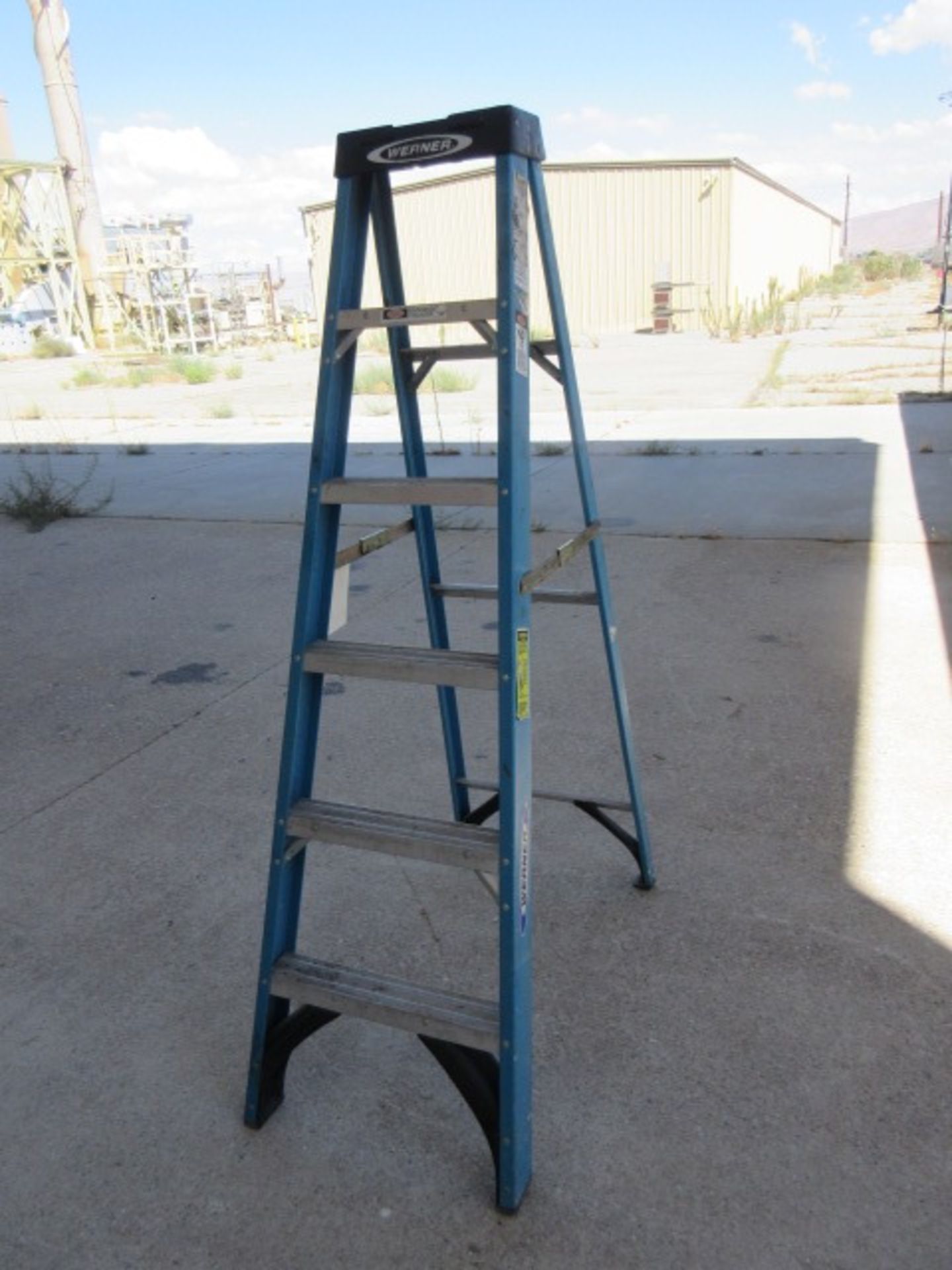 6 foot Fiberglass Ladder - Image 4 of 5