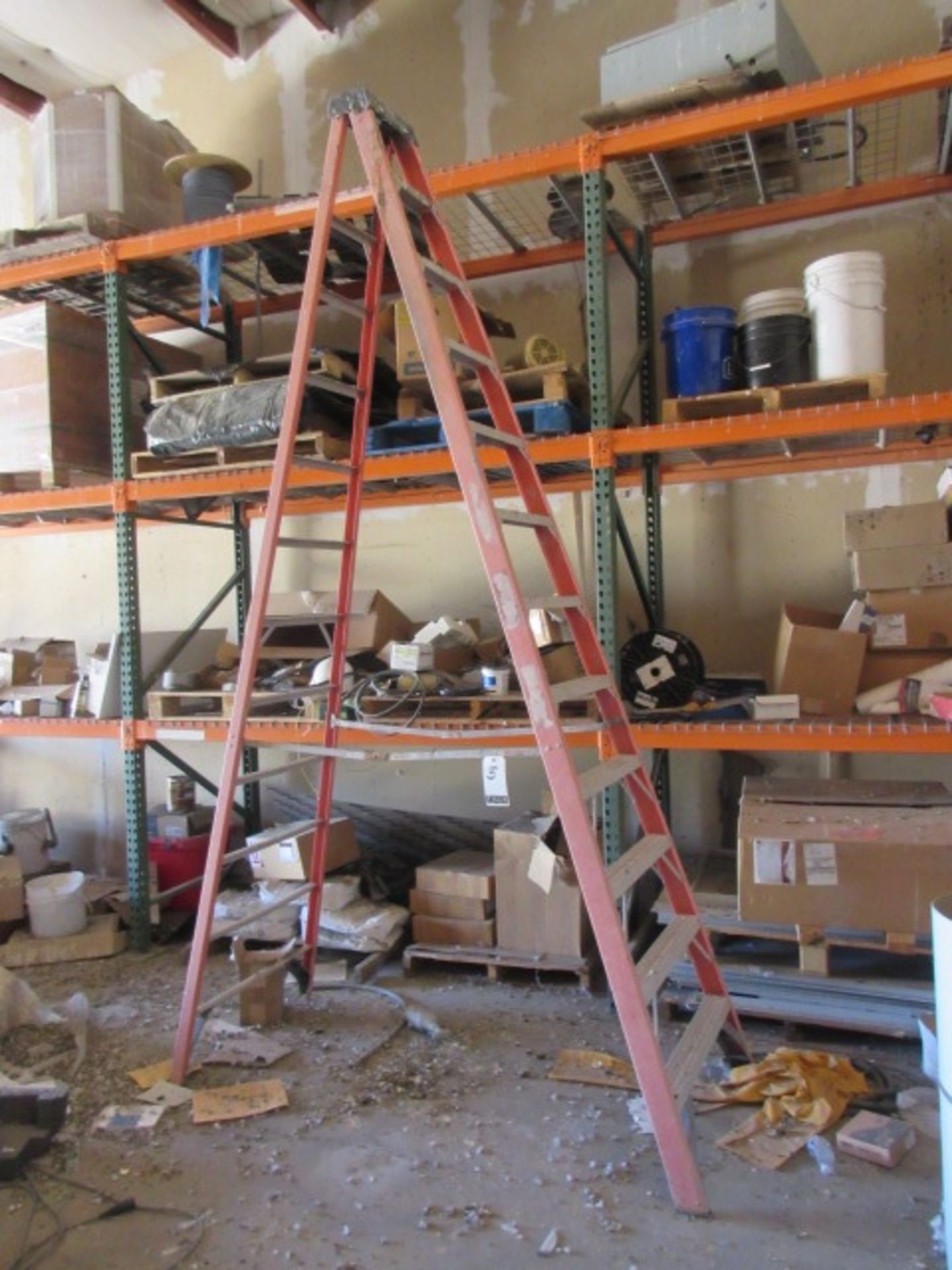 12 foot Fiberglass Ladder - Image 3 of 3