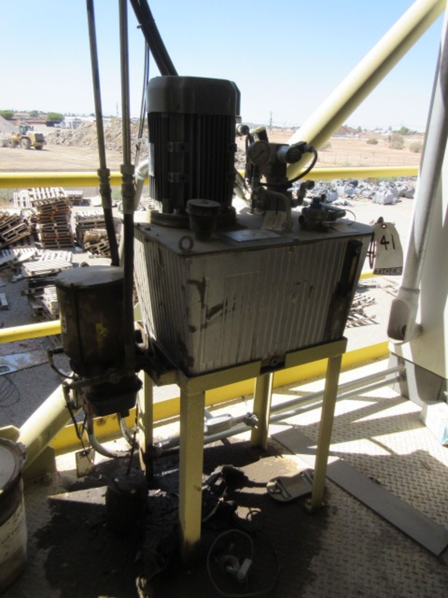 Small Hydraulic Pump System - Image 2 of 7