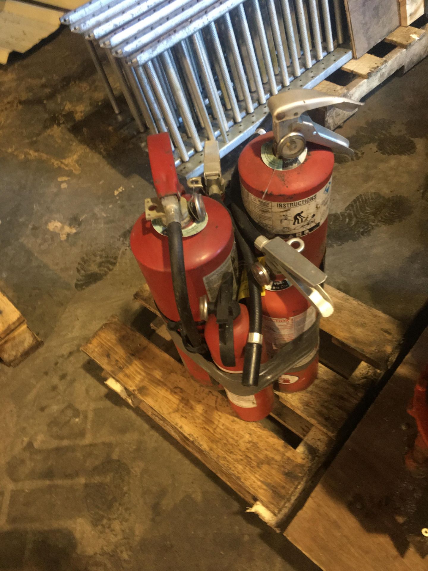 LOT OF FIRE EXTINGUISHERS