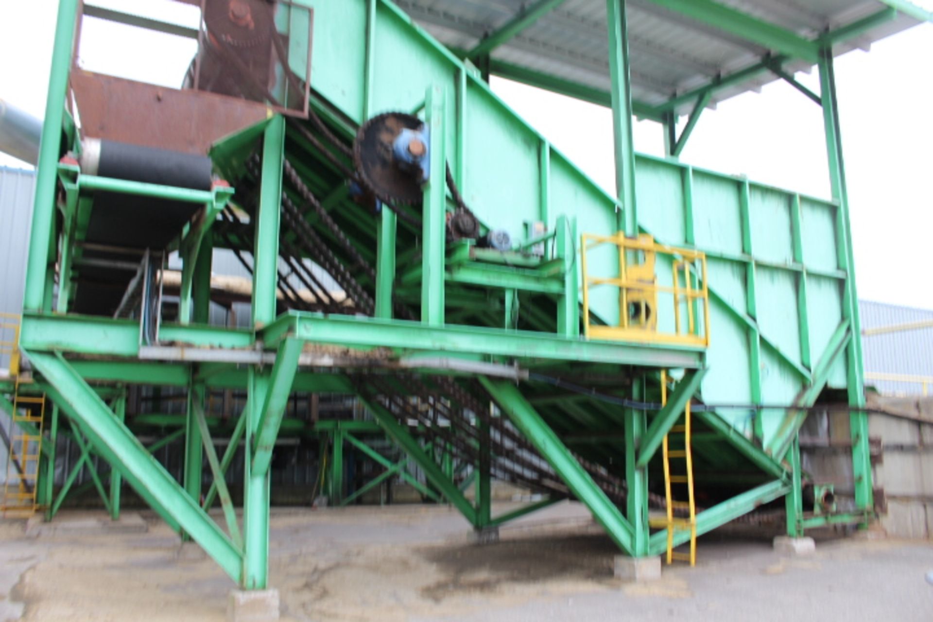 UNSCRAMBLER TO CONVEYOR 1, 13' W X 25' H, STEEL FRAME, INCLINE WITH EIGHT STRAND CHAIN, BAR TYPE, - Image 3 of 6