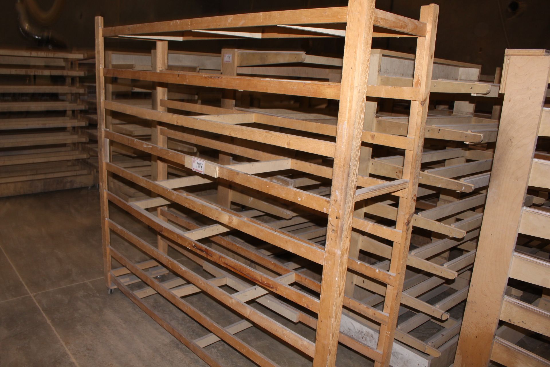 6' CANTILEVER STYLE WOOD DRYING RACK ON CASTORS