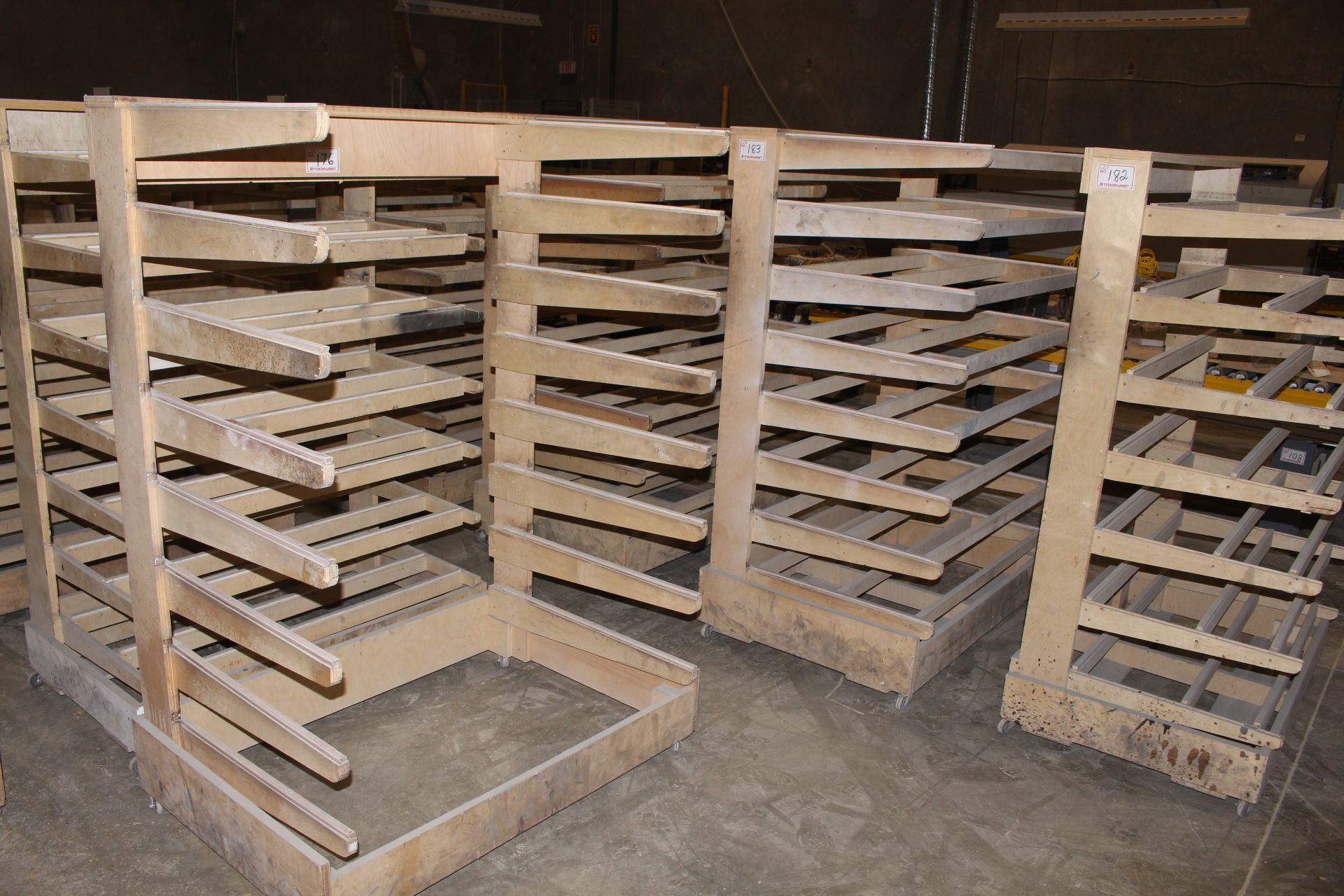 6' CANTILEVER STYLE WOOD DRYING RACK ON CASTORS - Image 2 of 2