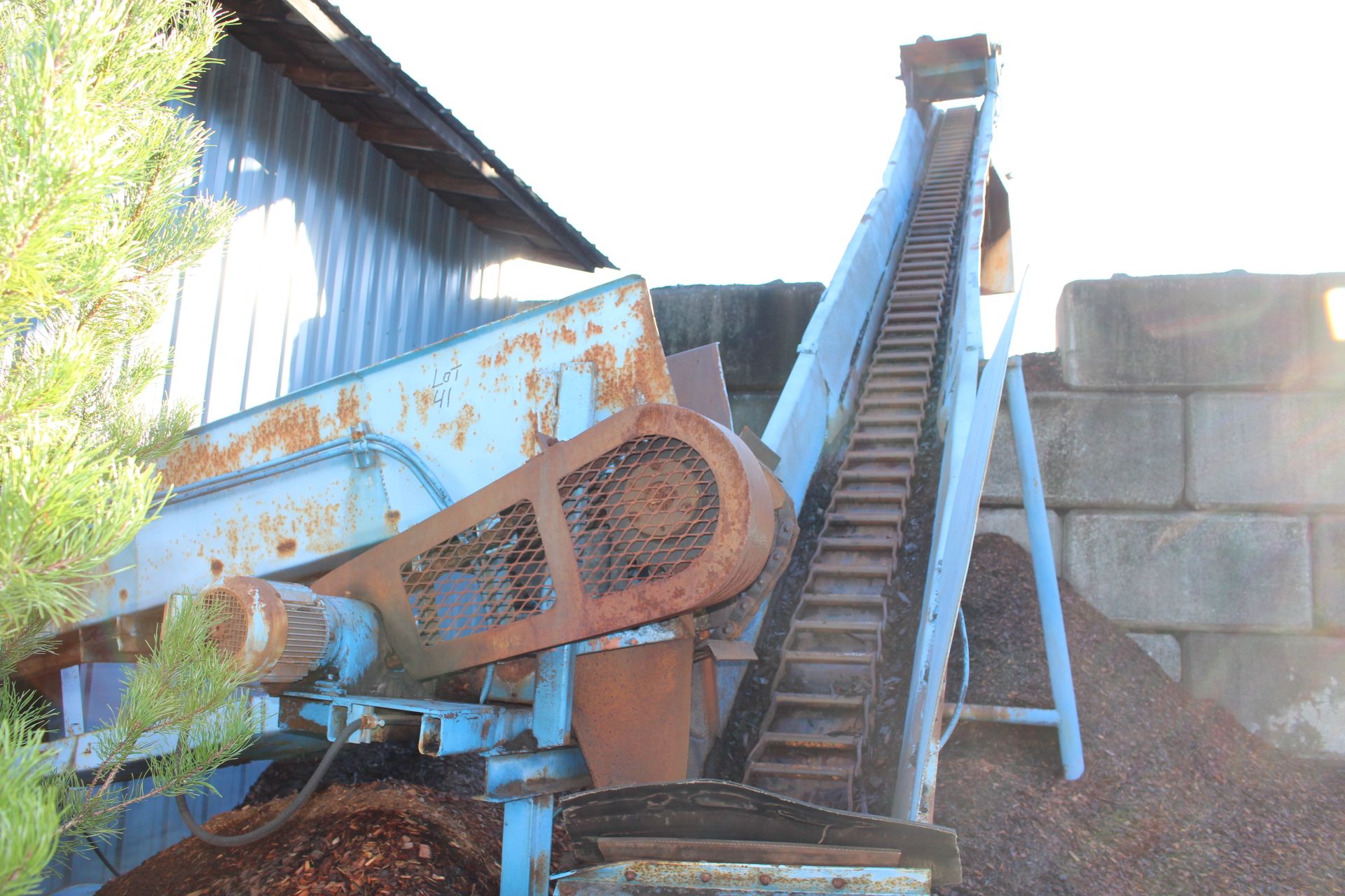 INCLINE BOX CHAIN CHIP CONVEYOR, 12" X 32'; W/ MOTOR & REDUCER - Image 2 of 2