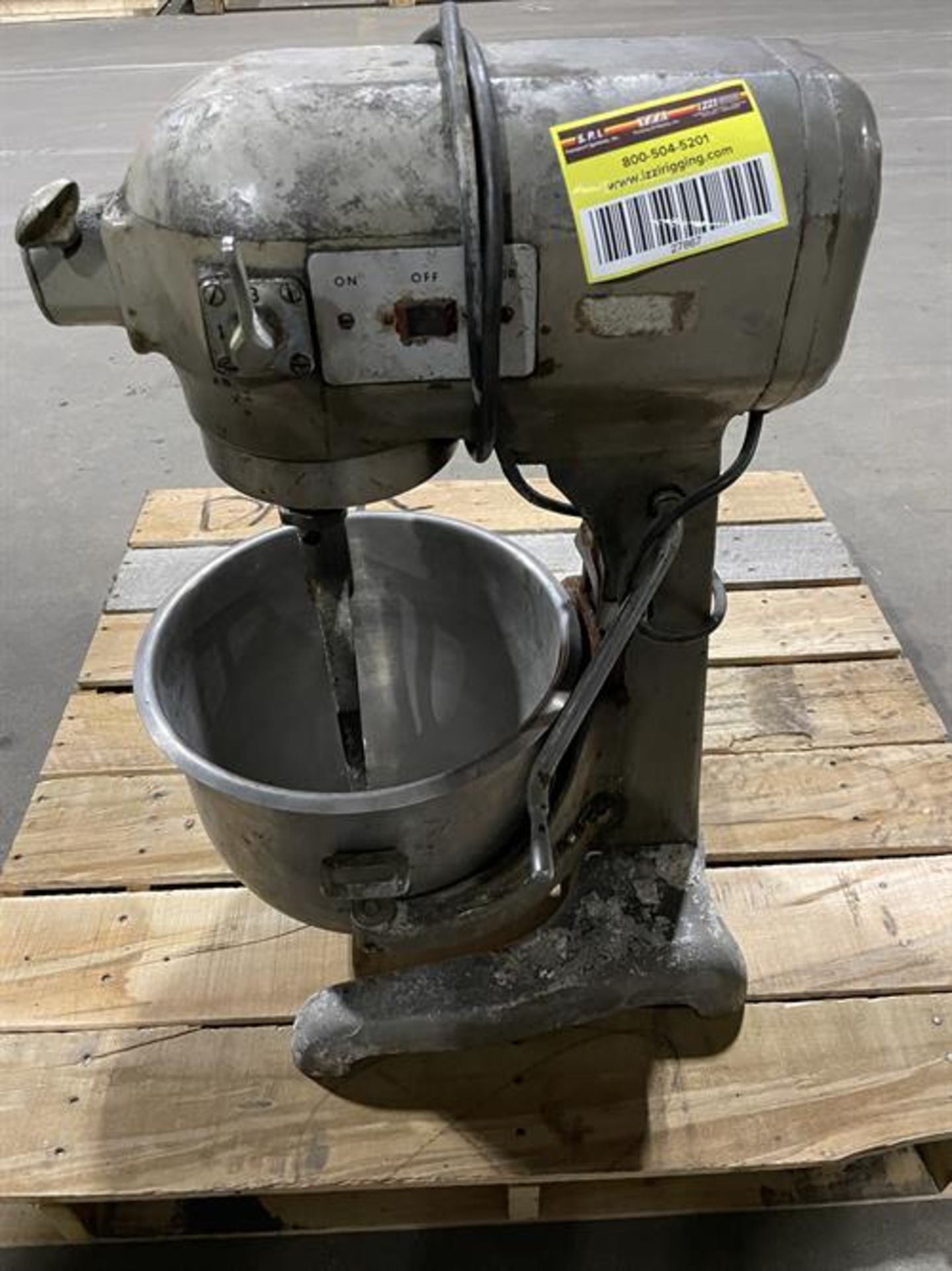 Hobart 20-qt Mixer - Model A-200, serial#1684197 - Tinned bowl and flat beater - 3 speed - 115 - Image 4 of 6