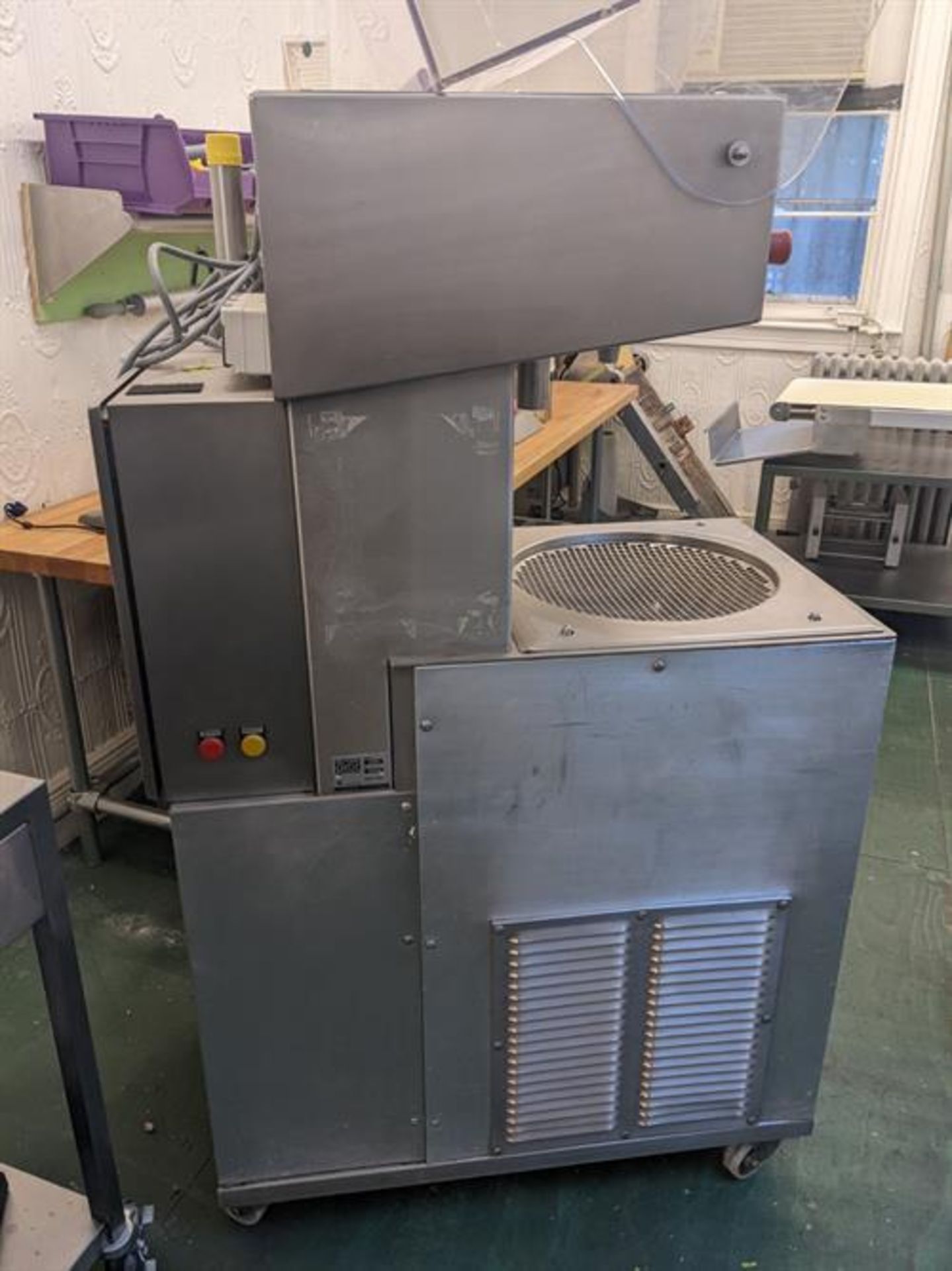 Nova Choc 10" Enrober - 30 kg batch capacity tempering unit - 10" wide enrobing belt - 4ft long - Image 5 of 9