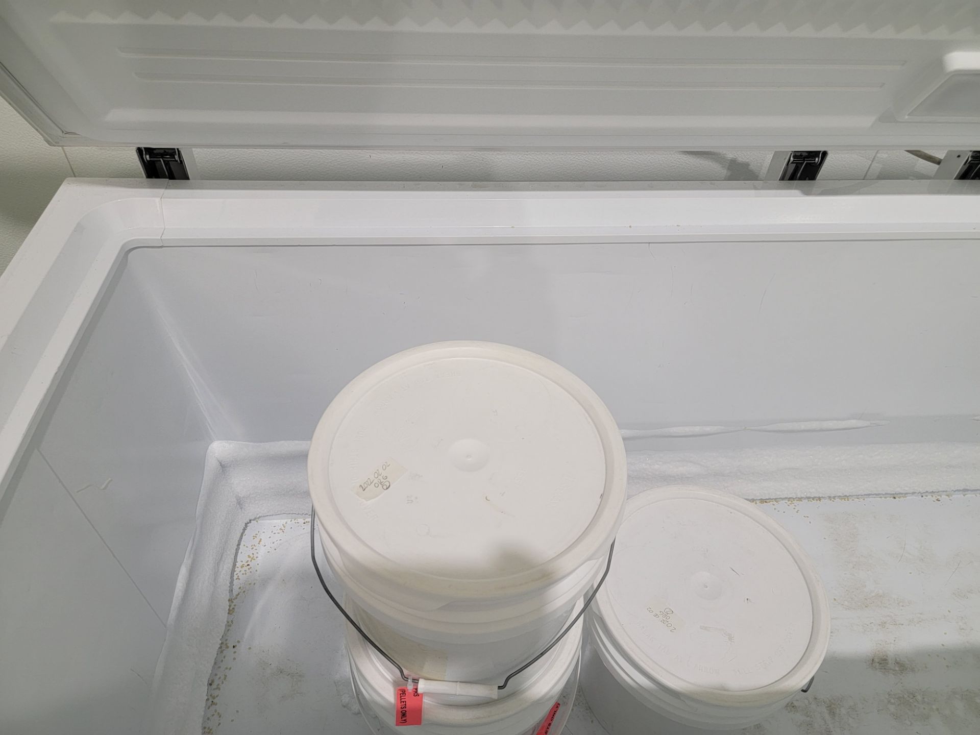 FRIGIDAIRE COOLER 7' - Image 3 of 3