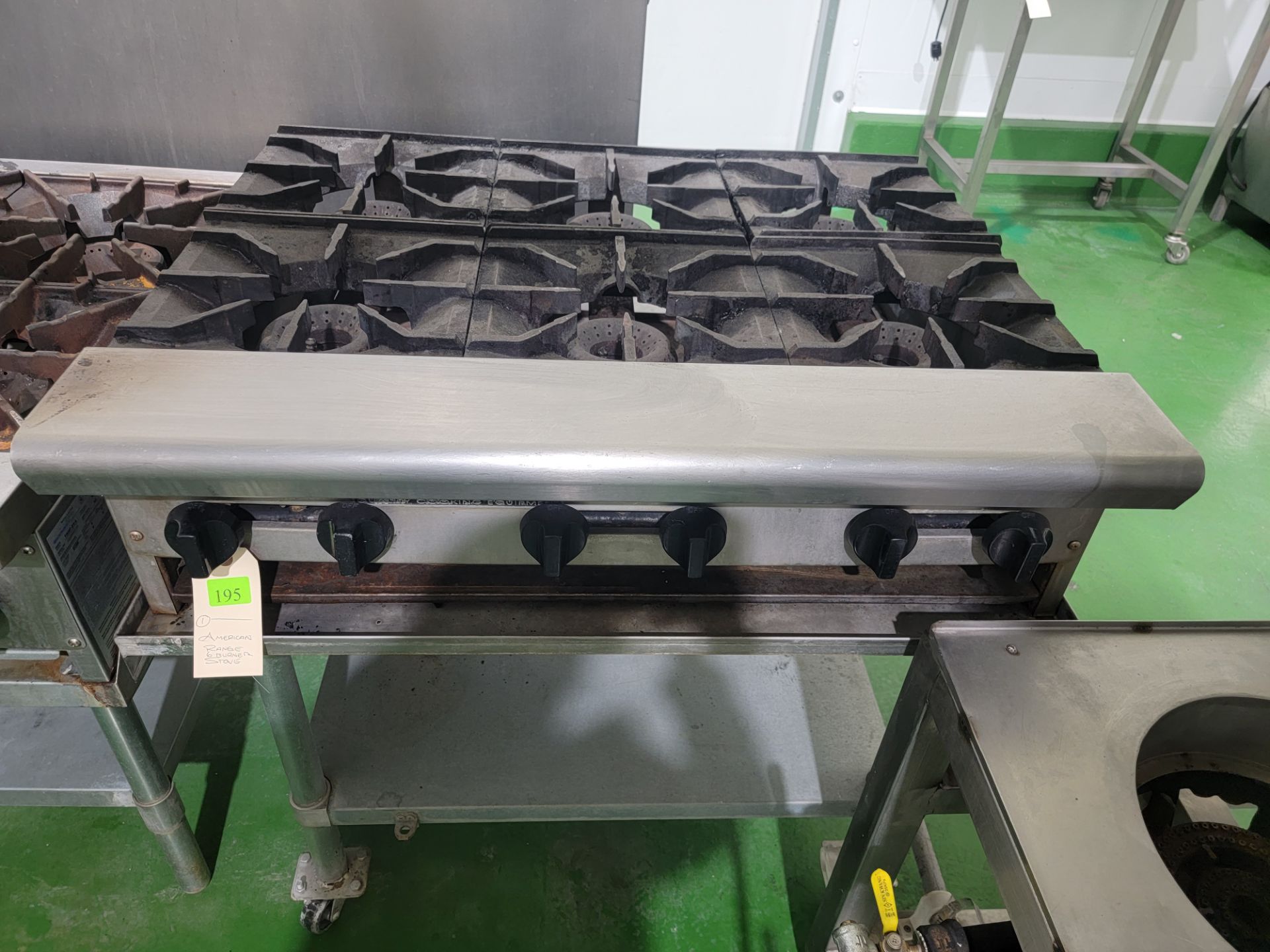 AMERICAN RANGE 6 BURNER STOVE