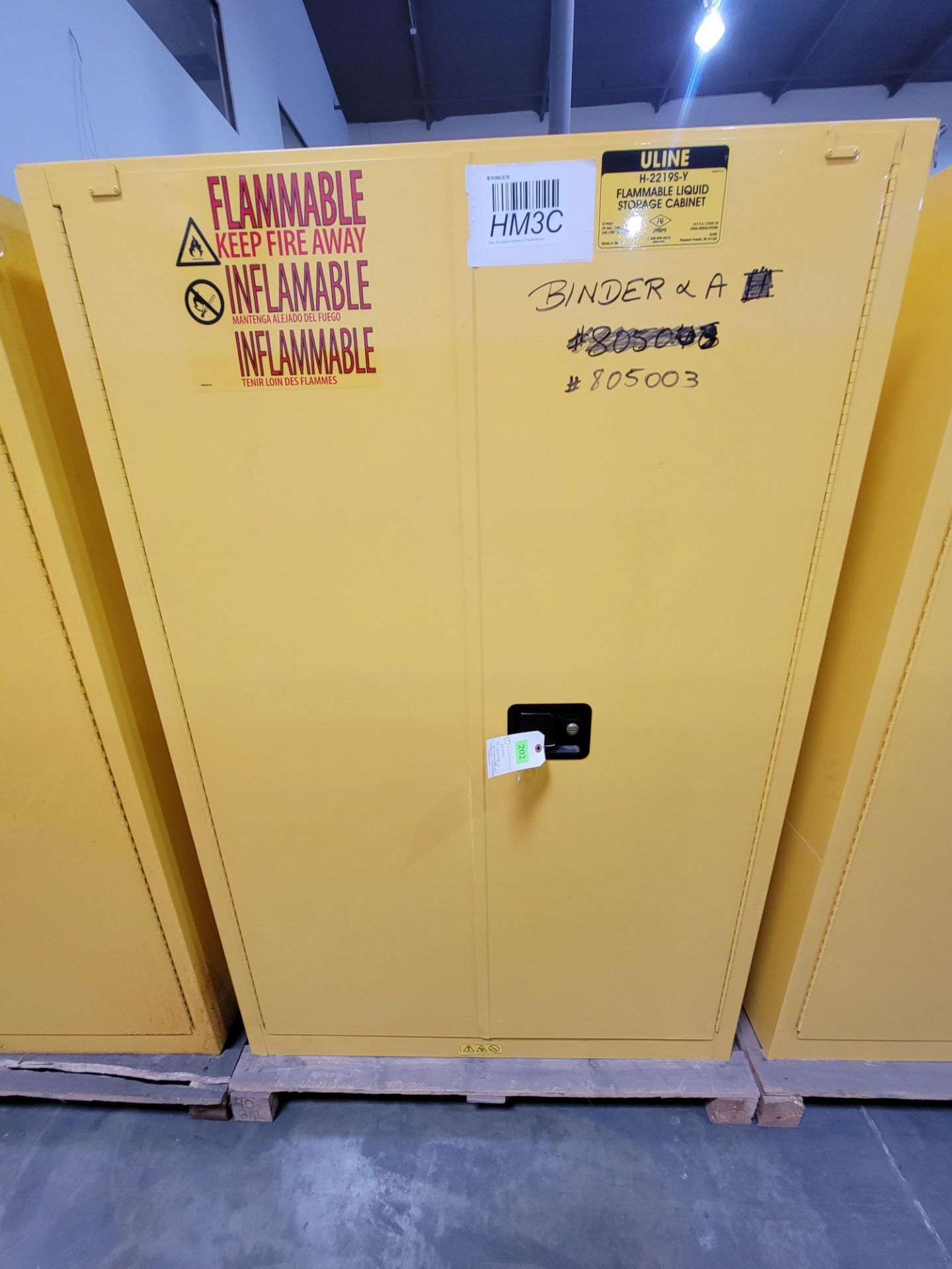 ULINE H-2219S-Y FLAMMABLE LIQUID STORAGE CABINET