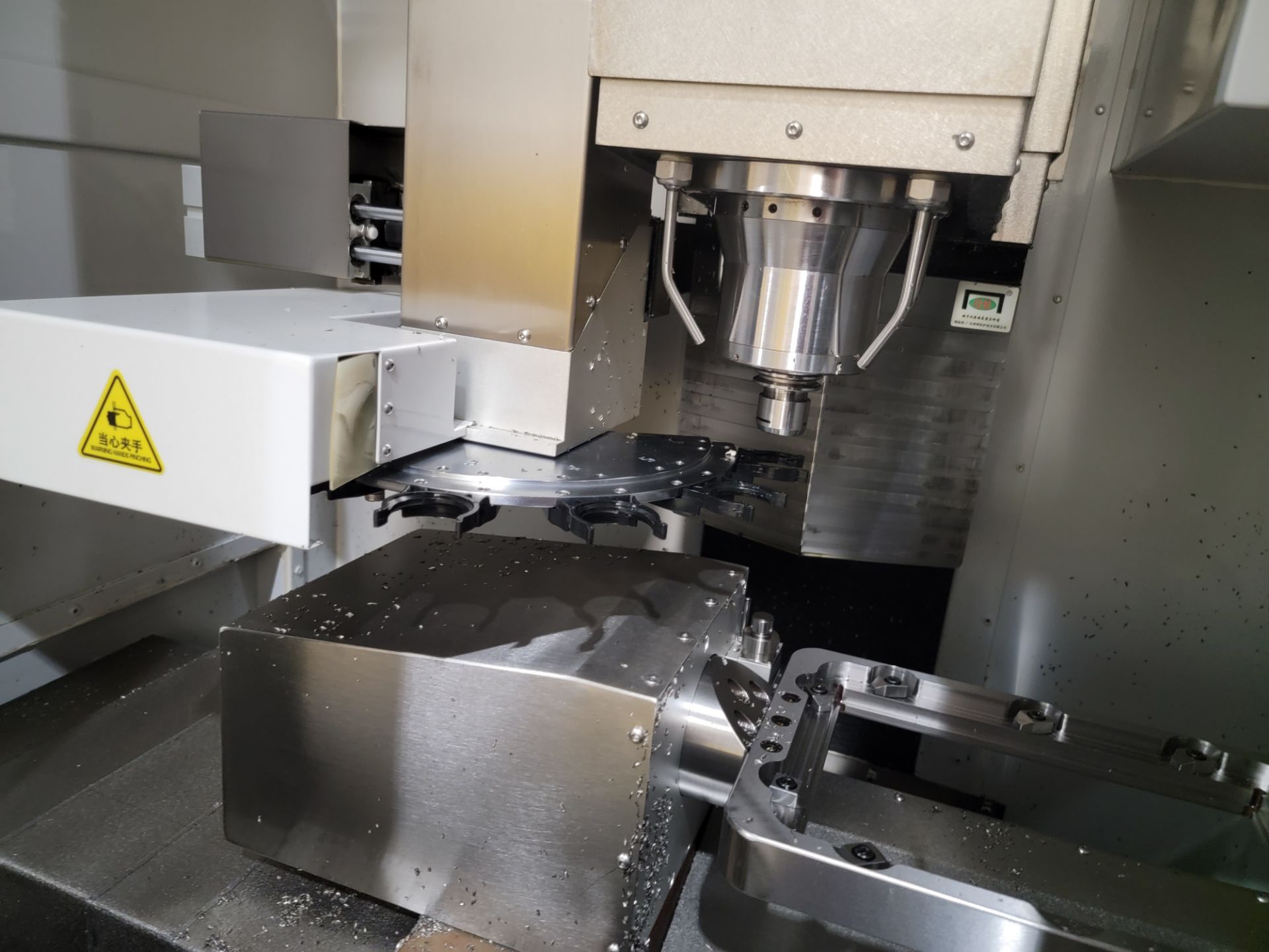 NOBIL-Ti 4000S MILLING SYSTEM - Image 8 of 9