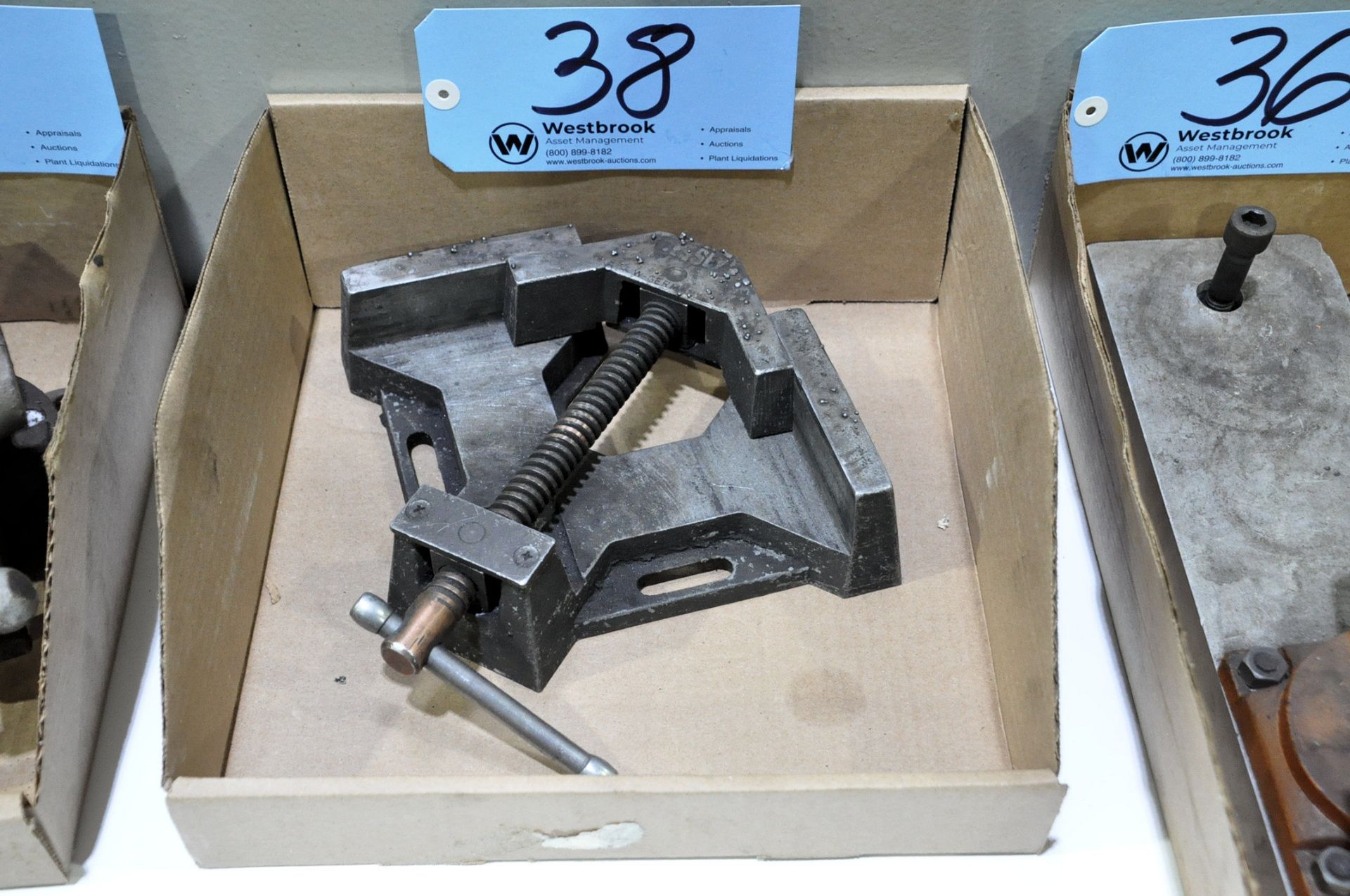 Bessey Corner Clamp in (1) Box