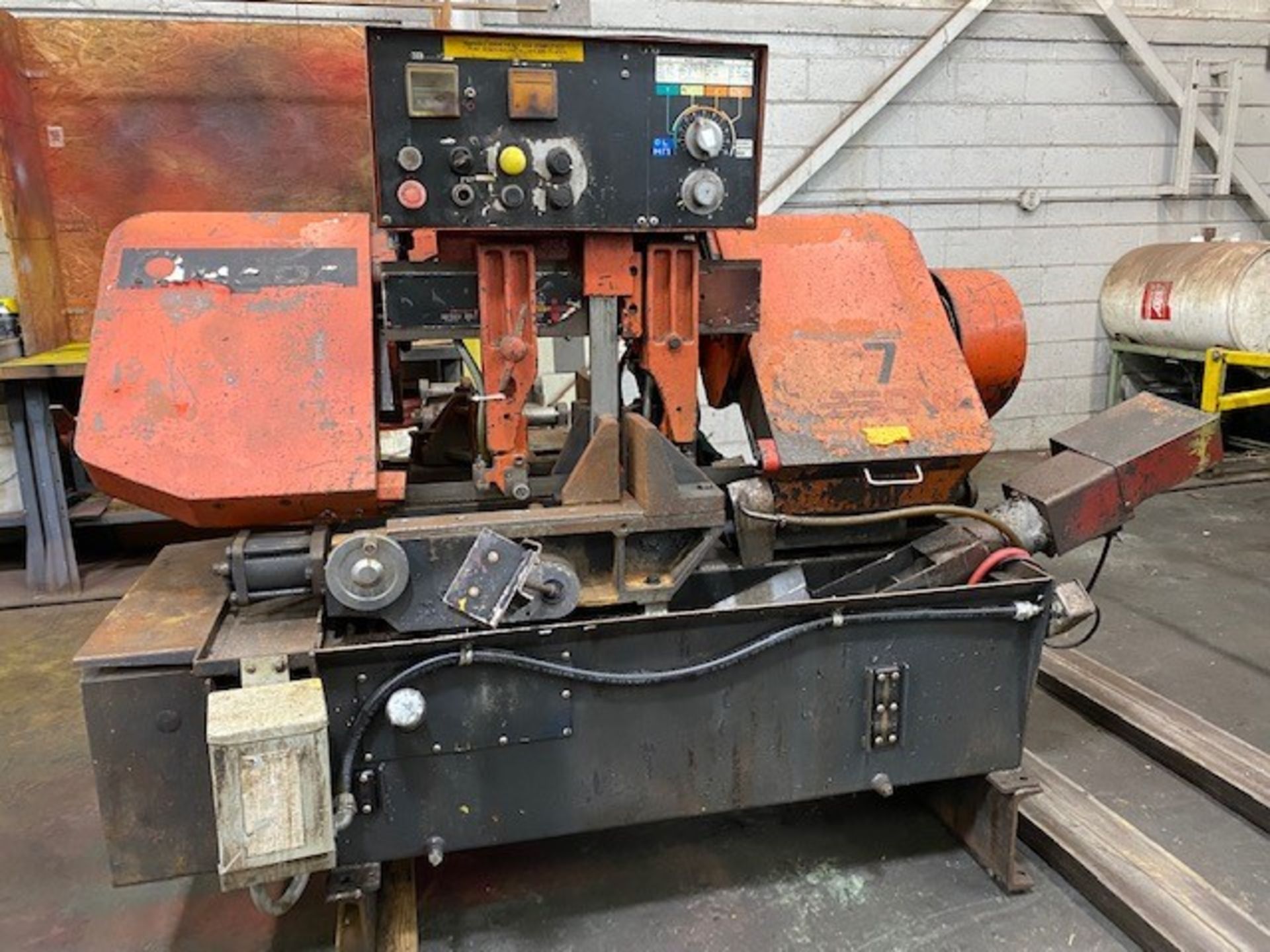 Amada HA 250 W Horizontal Bandsaw, 1 1/4" Blade Width, Chip Conveyor (1998) Not Currently in Service