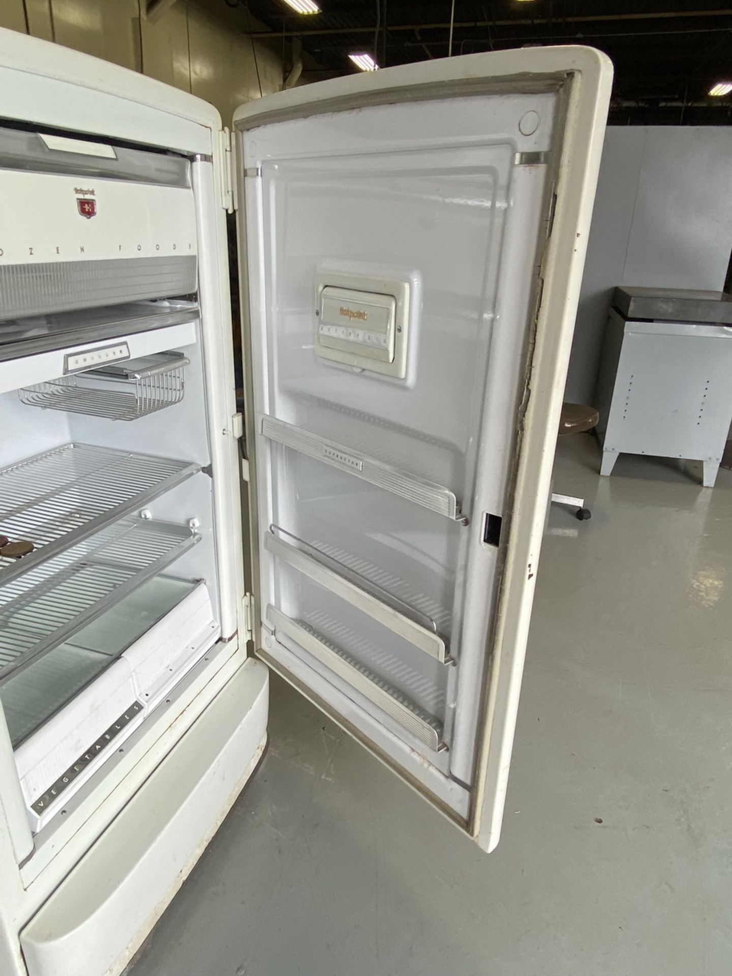 Hot Point Single Door Refrigerator (Currently Not Cooling) - Image 4 of 4