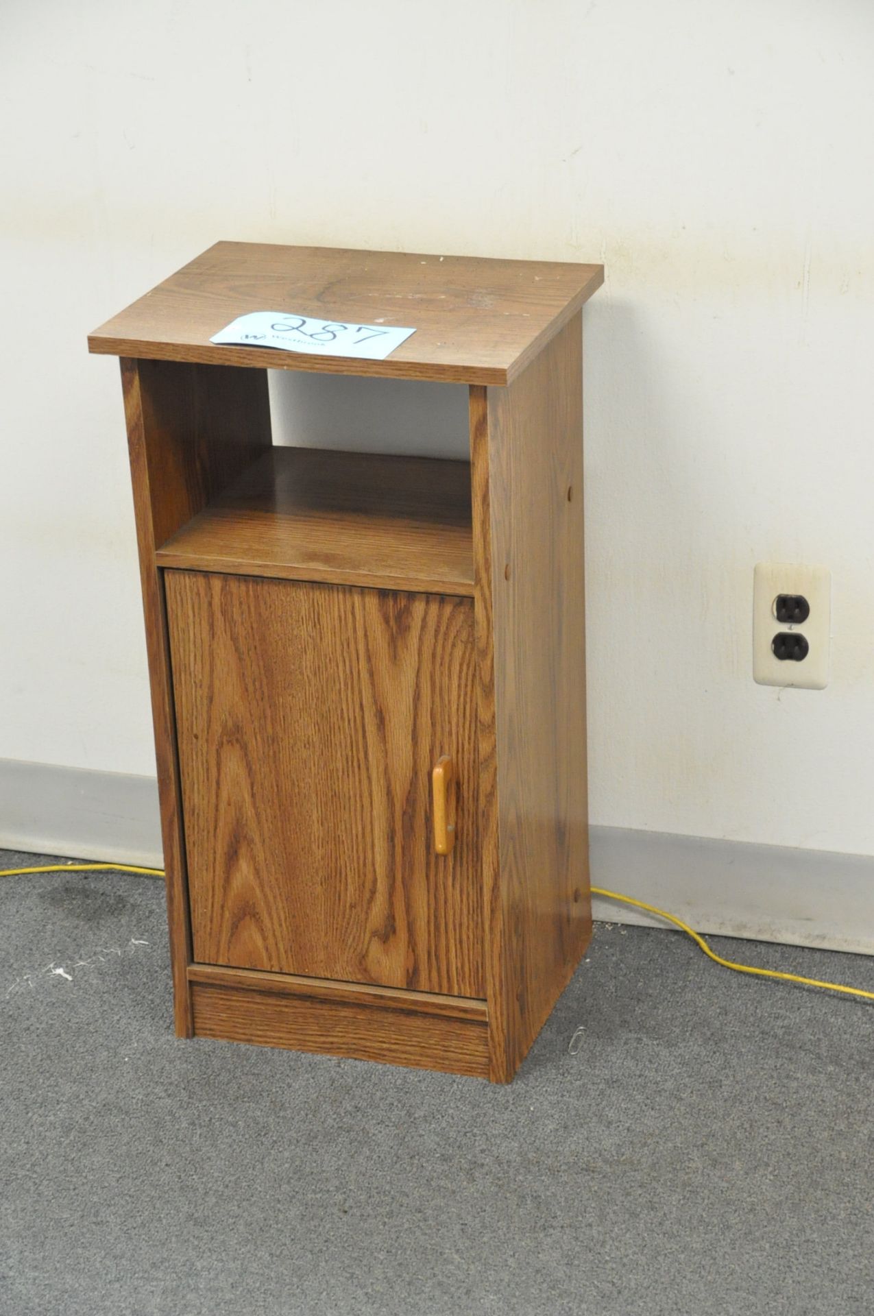 Lot-Desk with 2-Drawer Lateral File Cabinet 4-Drawer Vertical File Cabinet in (1) Office - Image 3 of 3