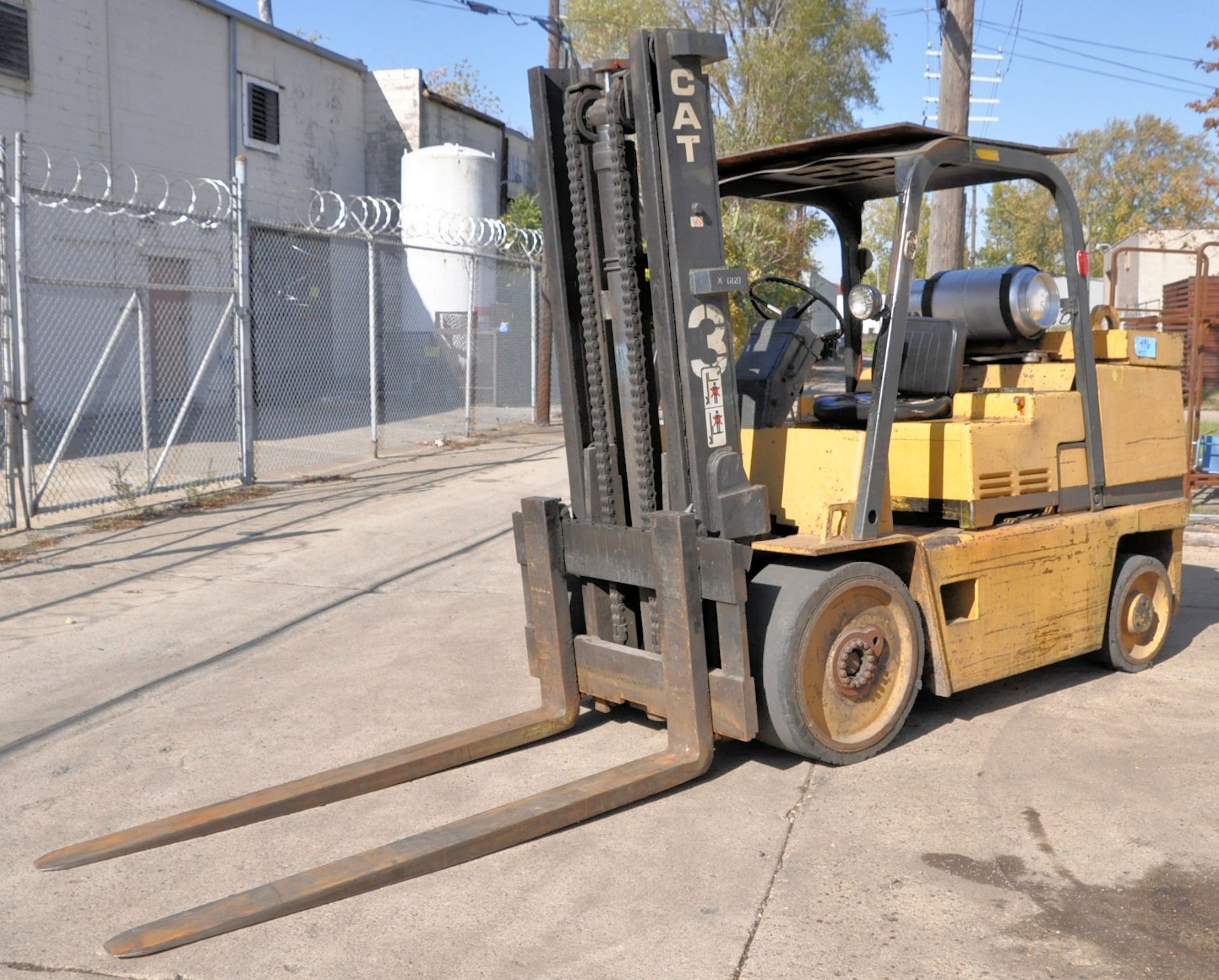 Caterpillar Model T150D, 16,000-Lbs. Capacity LP Gas Fork Lift Truck