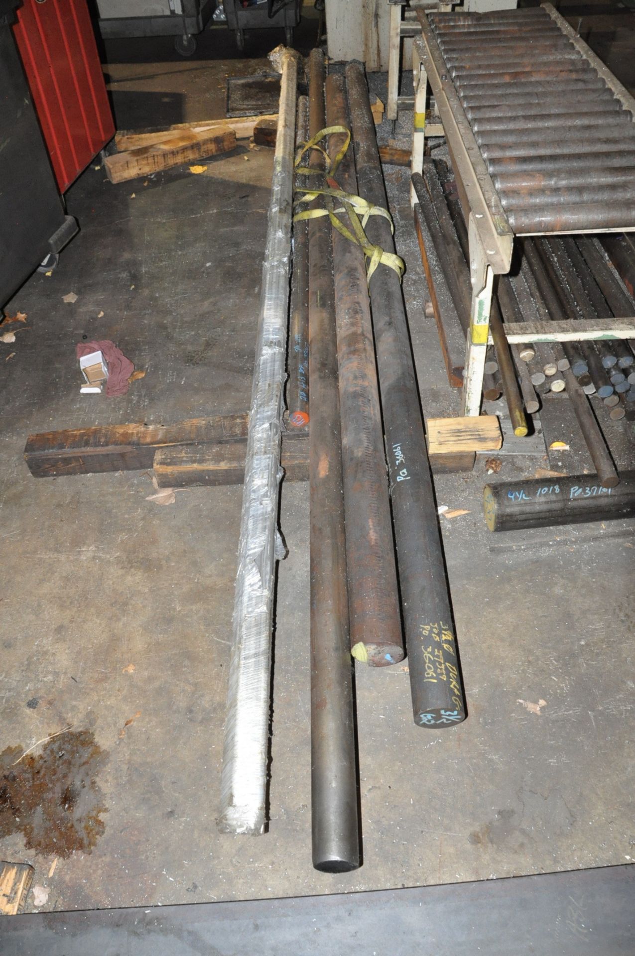 Lot-Solid Round Stock and Flat Bar Stock in (2) Groups on Floor - Image 3 of 5
