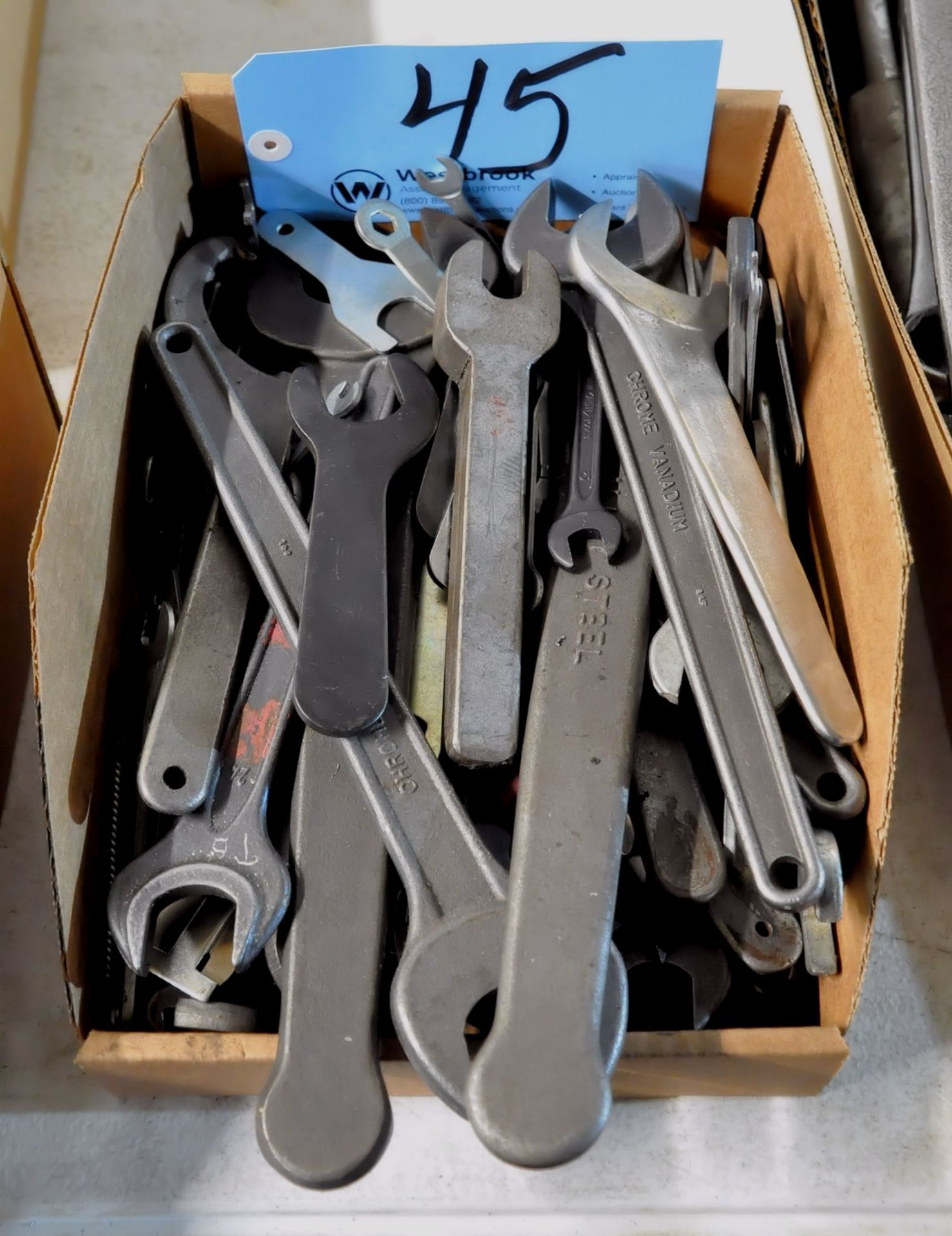 Lot-Machine Wrenches in (1) Box