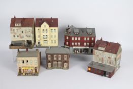 Pola - Vollmer - 6 x OO/HO scale railway layout buildings including shops and houses.