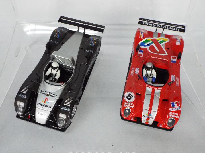 Spirit - A Spirit two slot car set 'Reynard 2k Q' 24 Hr Le Mans 2000, - Image 2 of 5