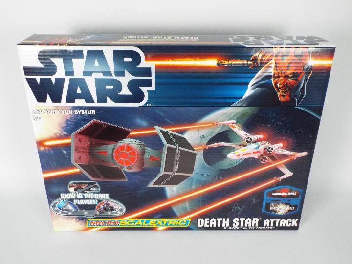 Scalextric - Star Wars - A boxed Star Wars Death Star Attack Micro Scalextric set # G1084. - Image 4 of 4