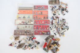 Preiser - Merten - A quantity of OO scale railway people and other trackside accessories including