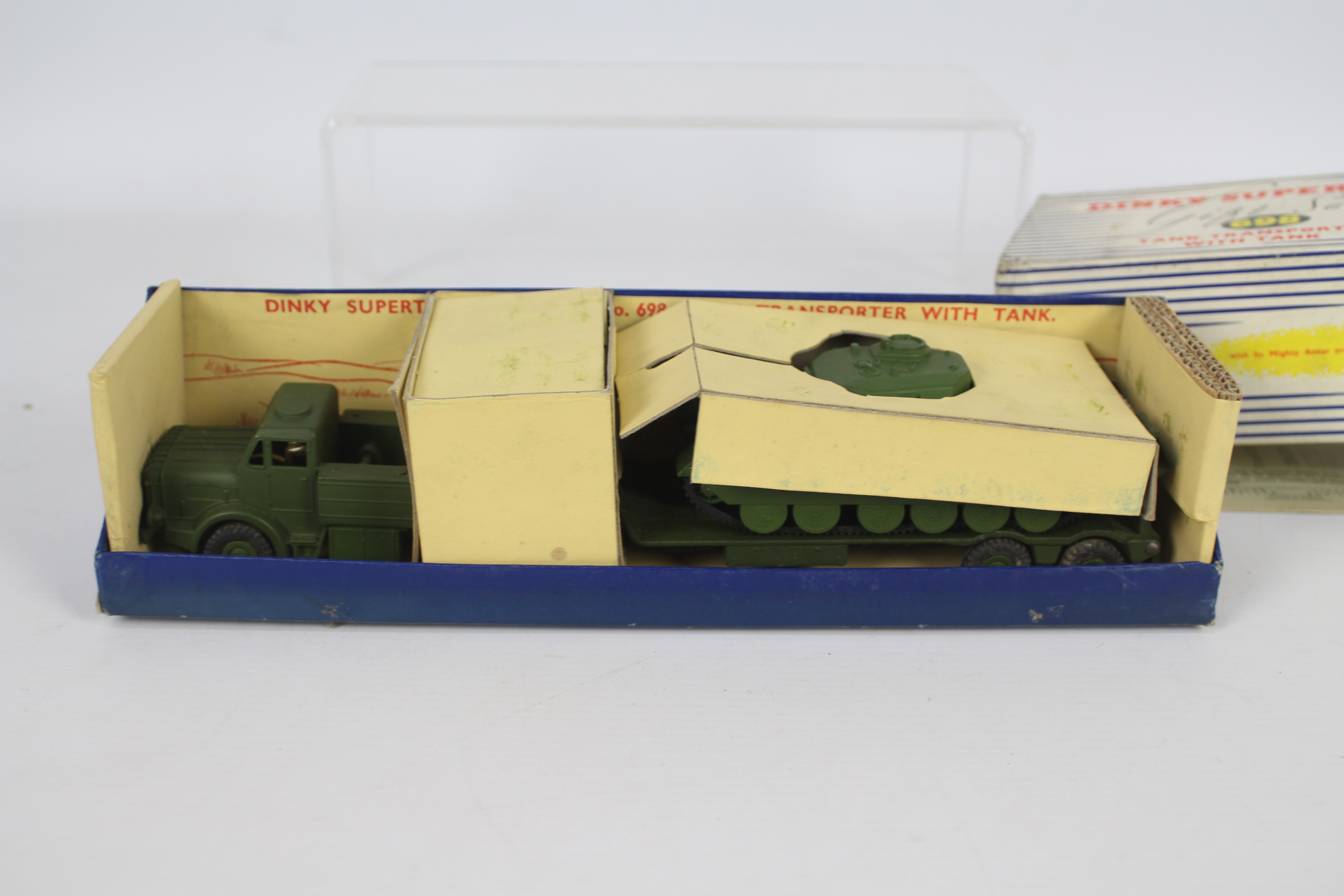 Dinky - A boxed Dinky # 698 Mighty Antar Tank Transporter with Centurion Tank. - Image 8 of 8
