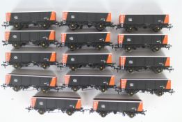 Bachmann - 14 x unboxed 00 gauge # 37553 GLW MKA 46 Ton Mineral Wagon Load Haul.