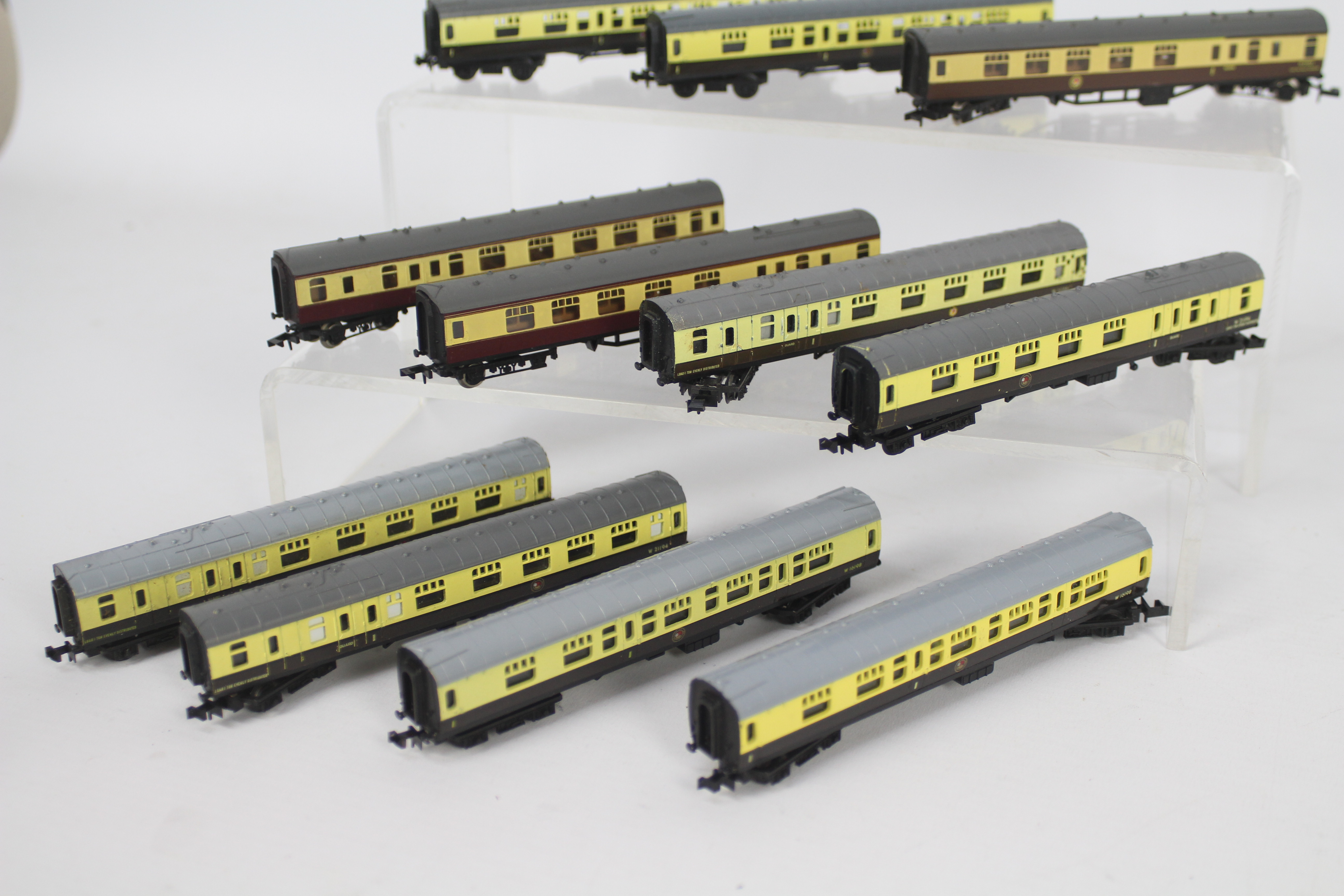 Trix - eleven N gauge Passenger Carriages, GWR livery, all appear nm or ex, unboxed, - Image 3 of 3