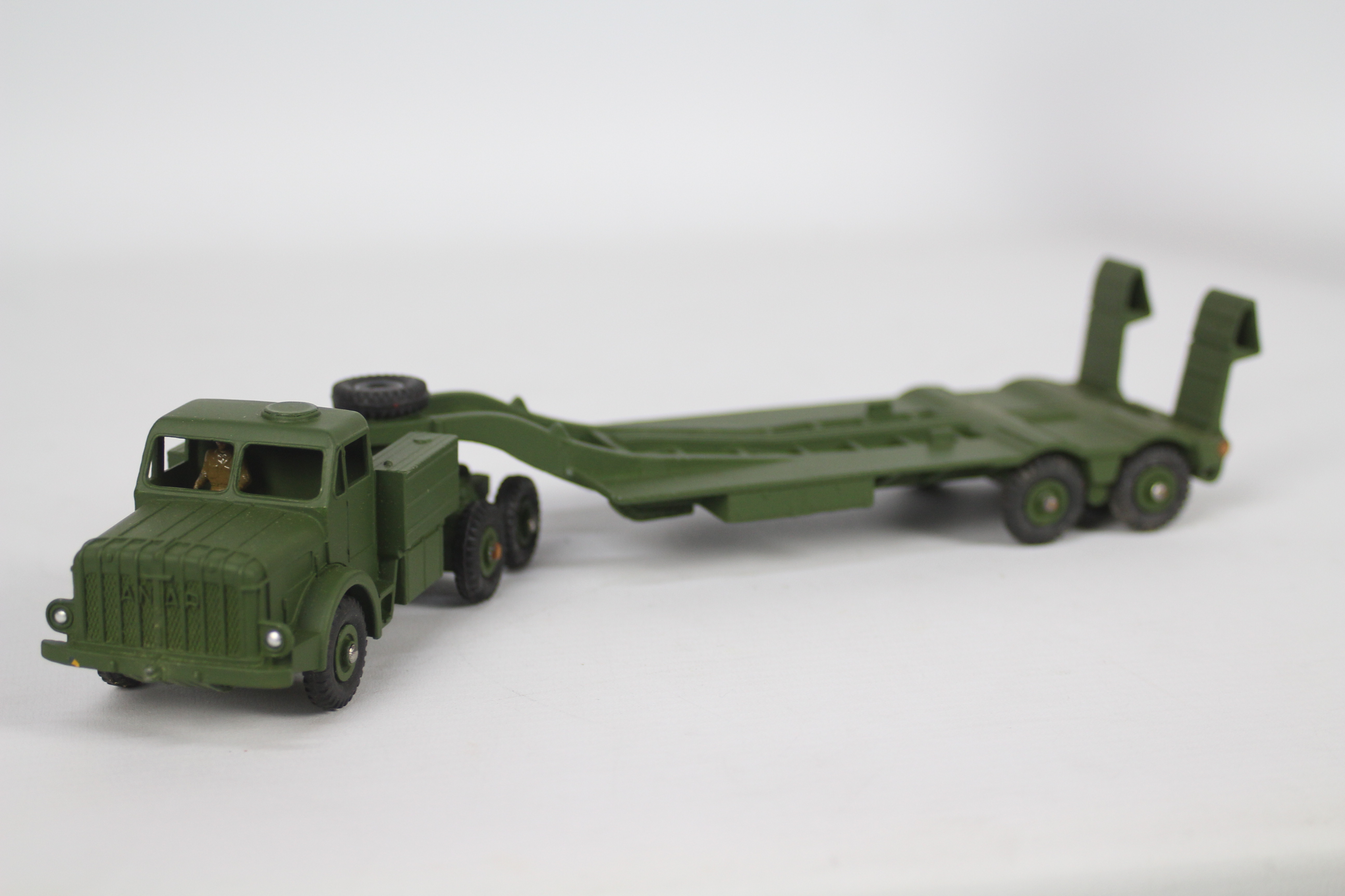 Dinky - A boxed Dinky # 660 Mighty Antar Tank Transporter. - Image 2 of 6