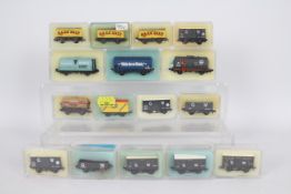 Peco - 16 N gauge goods / freight wagons (various),