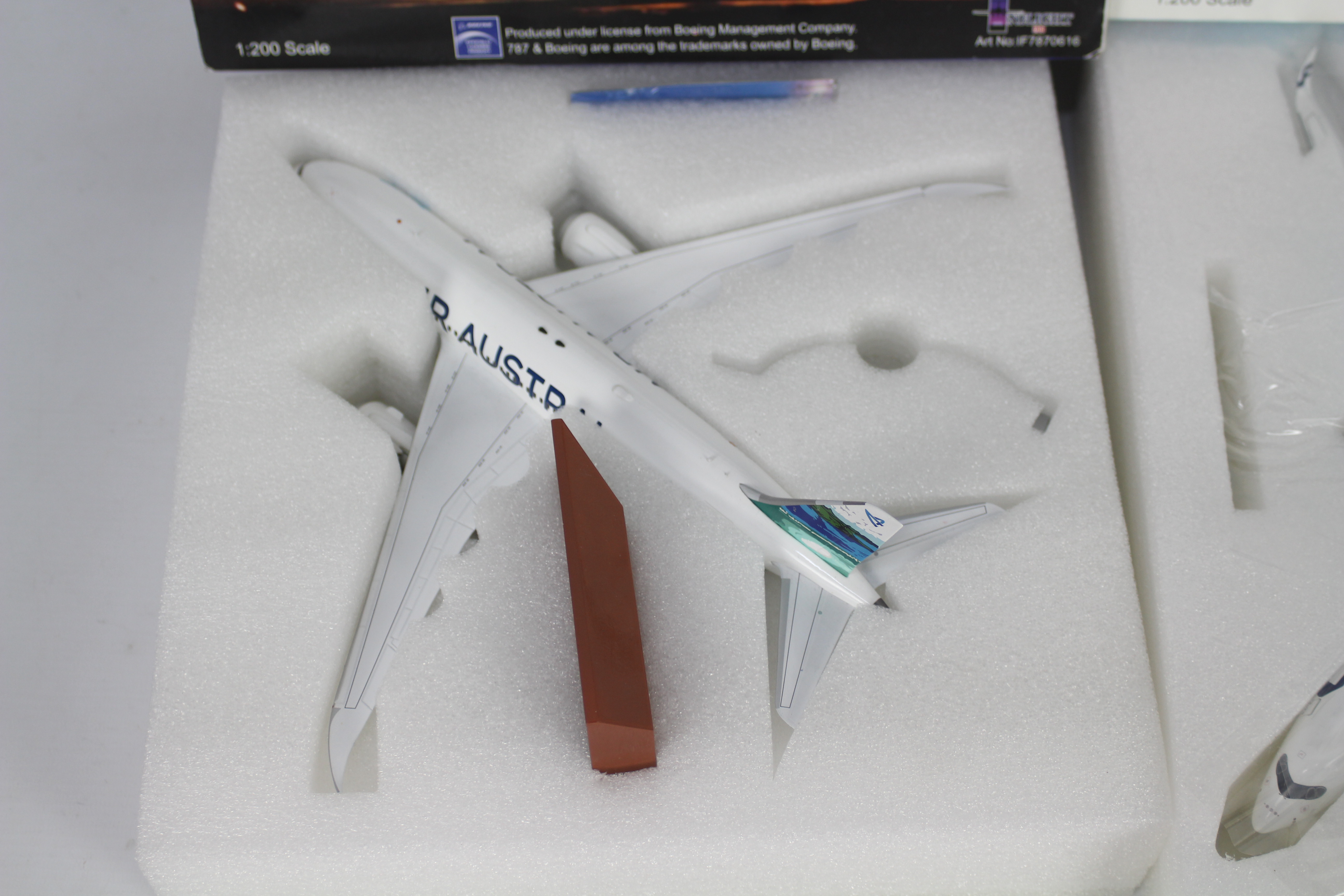 Inflight Models - two 1:200 scale models comprising Finnair Airbus A350-900 # IF359AY001 and Air - Image 2 of 3